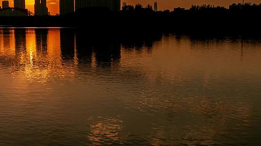 浑河长青桥夕阳日落视频的预览图