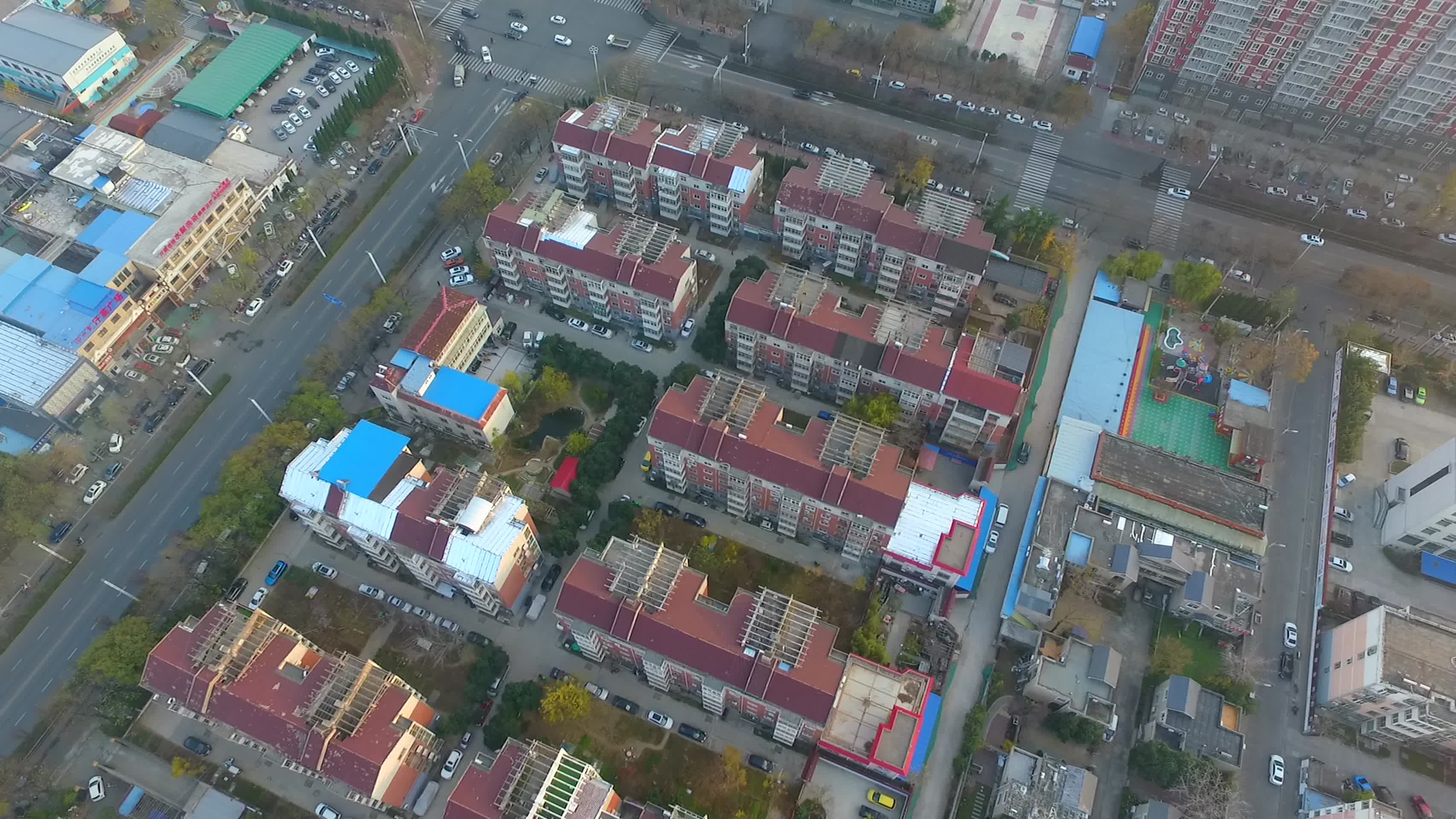 航拍河南城市现代化发展建筑视频的预览图