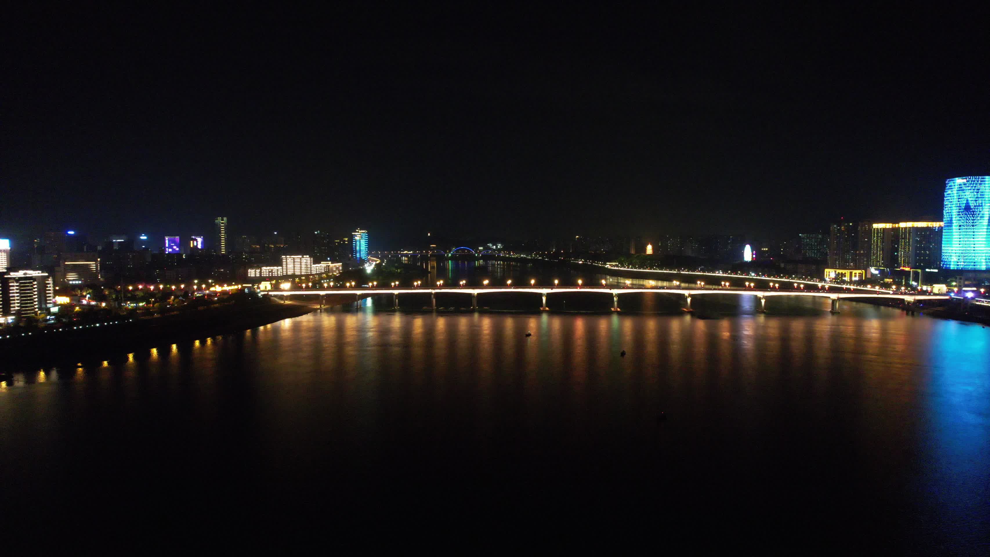 湖南株洲天元大桥夜景航拍视频的预览图