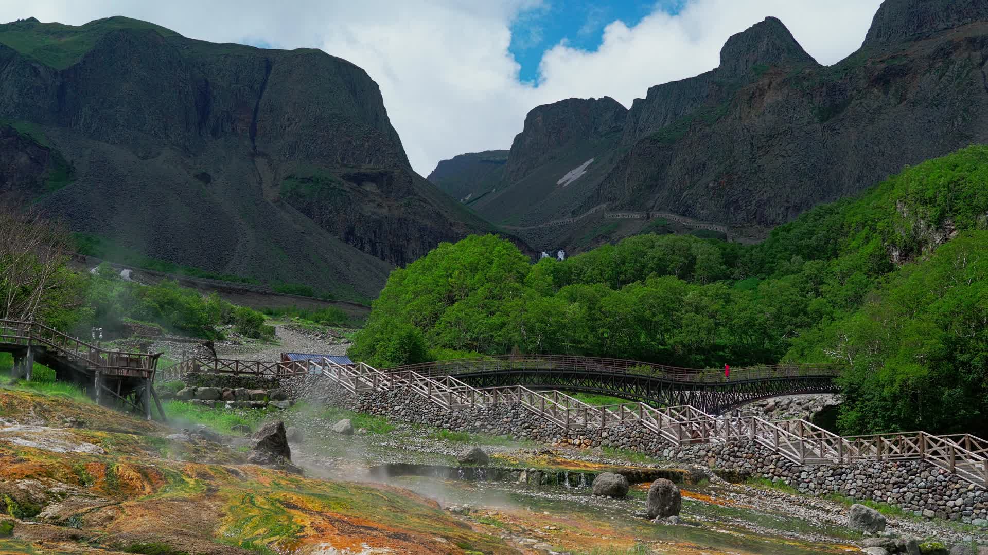 天然火山温泉视频的预览图
