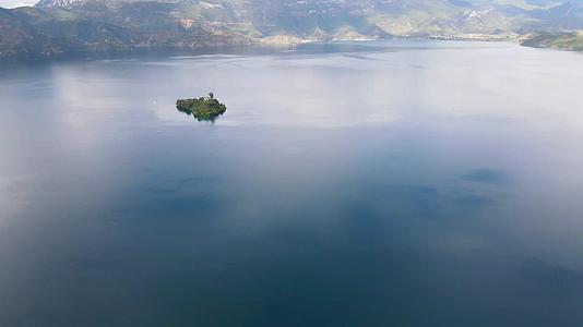 沪沽湖实拍风景视频的预览图
