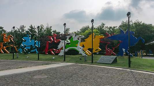 锡伯族文化广场到达伊犁雕像视频的预览图
