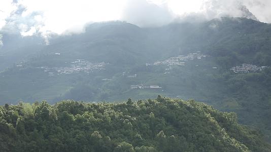 山区乡村乡镇依山傍水自然风景视频的预览图