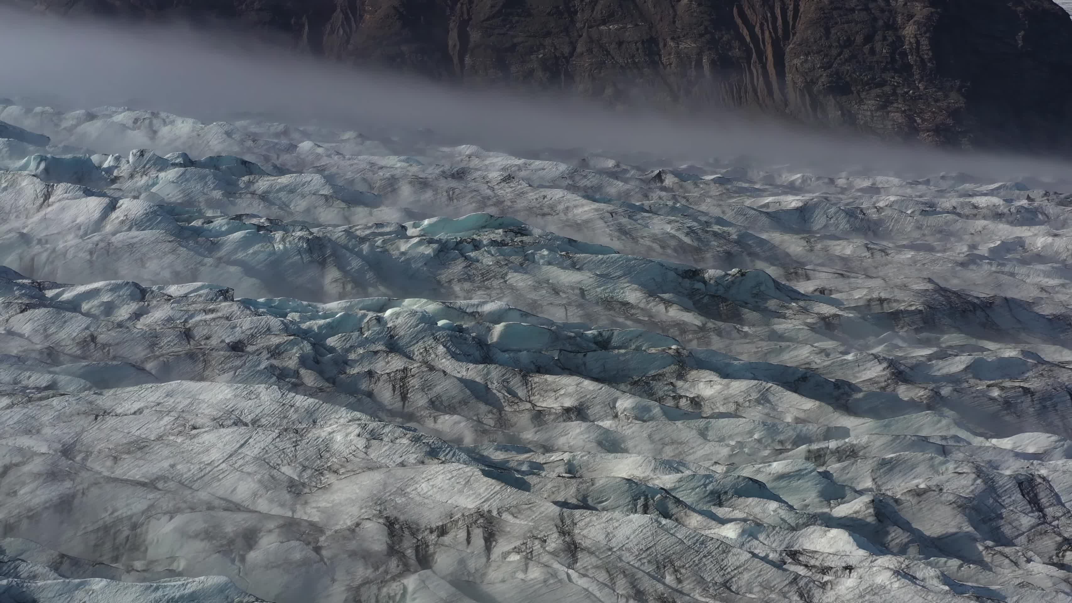 冰岛极地山脉冰川雄伟景色视频的预览图