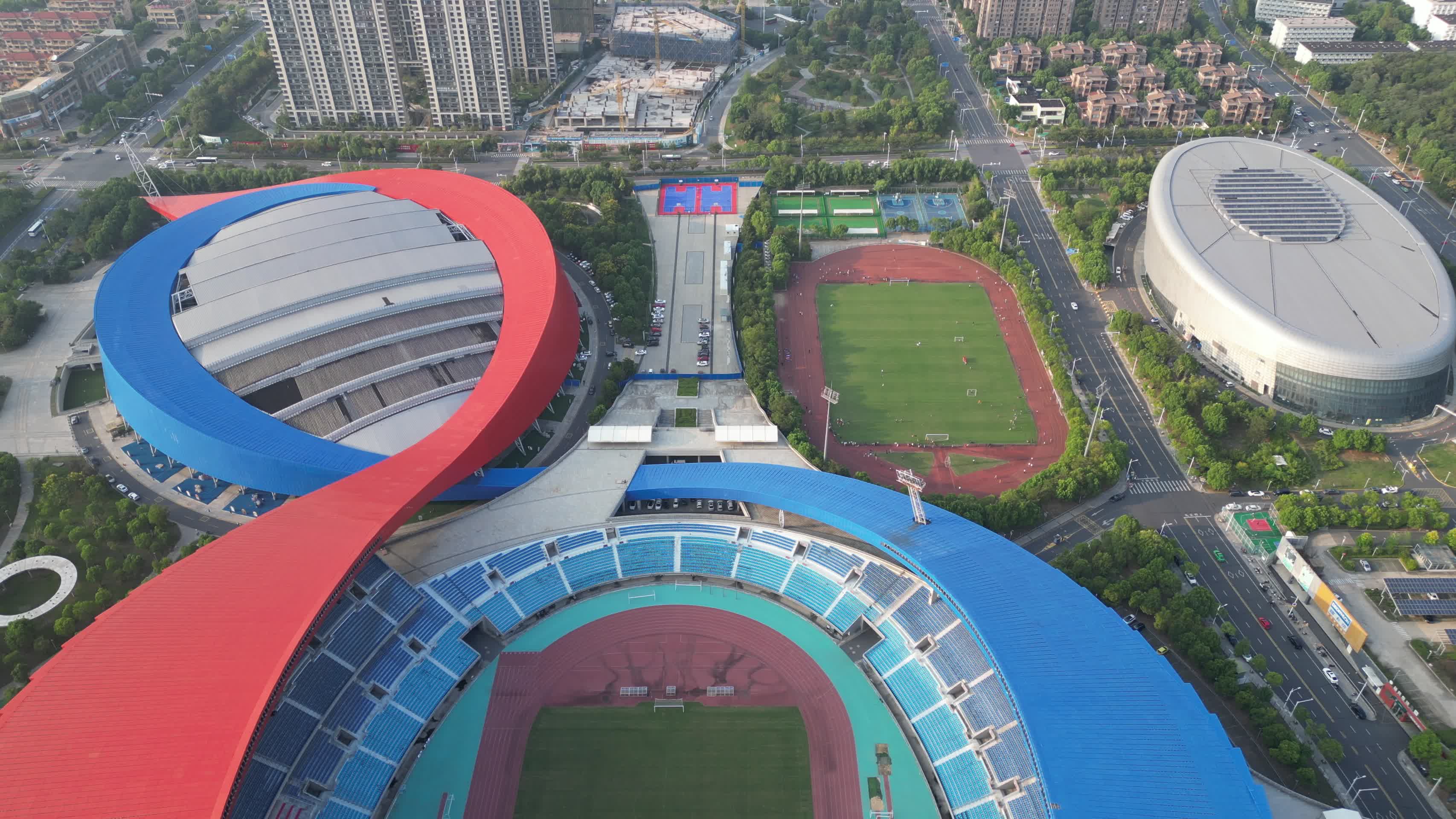 江苏镇江会展体育中心航拍视频的预览图