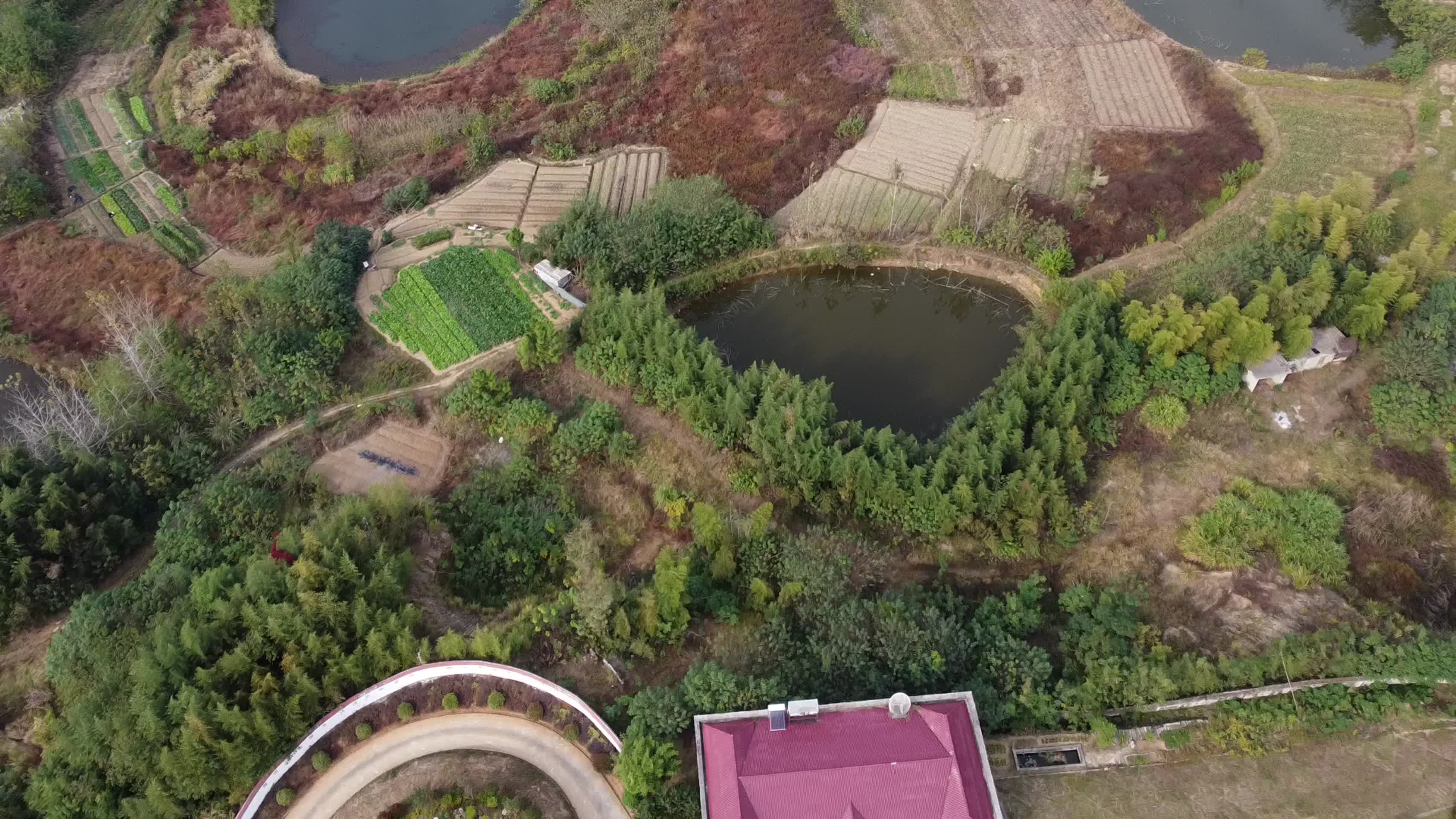 航拍湖北乡村建设视频的预览图