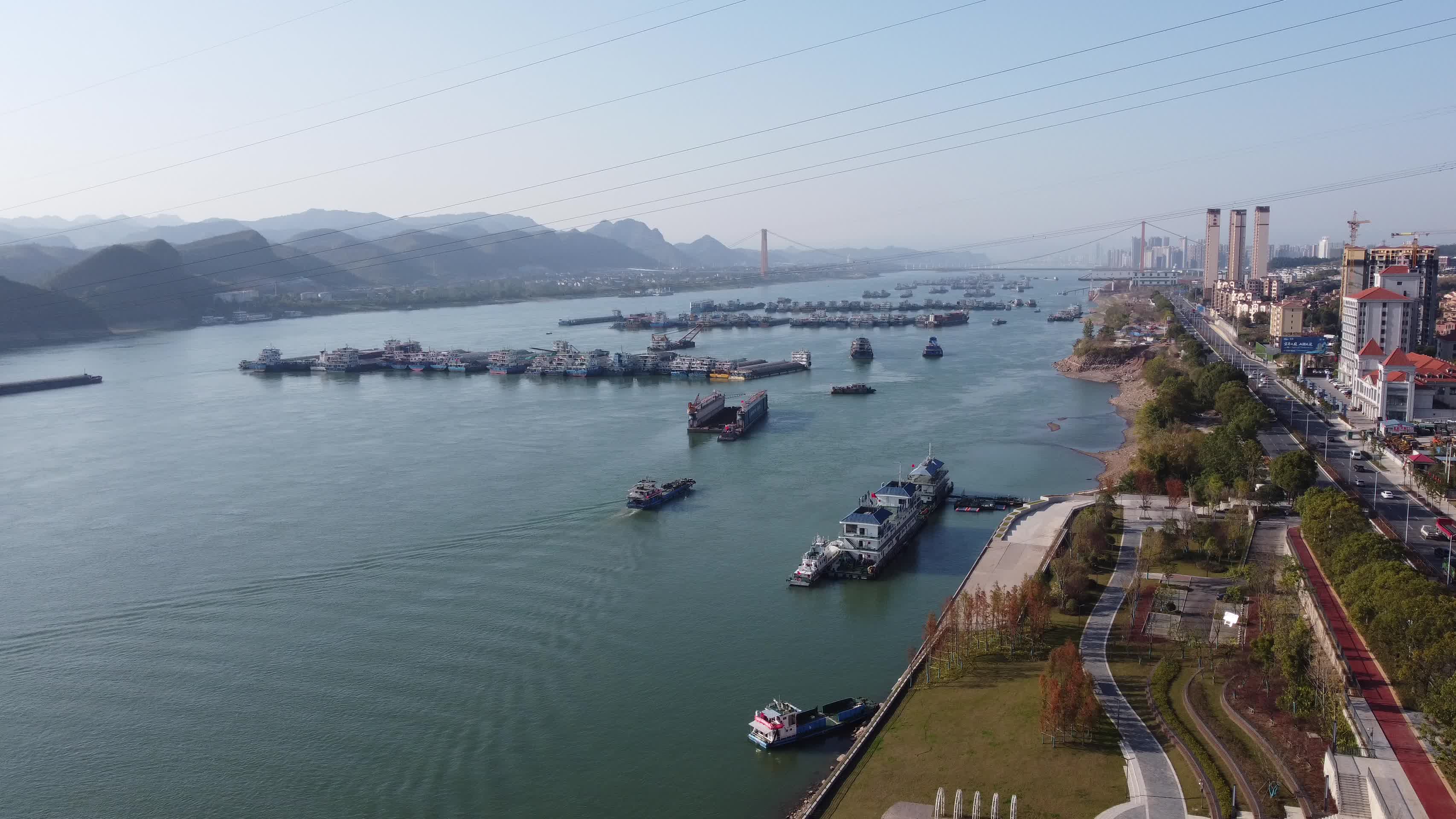 航拍湖北宜昌自然生态视频的预览图