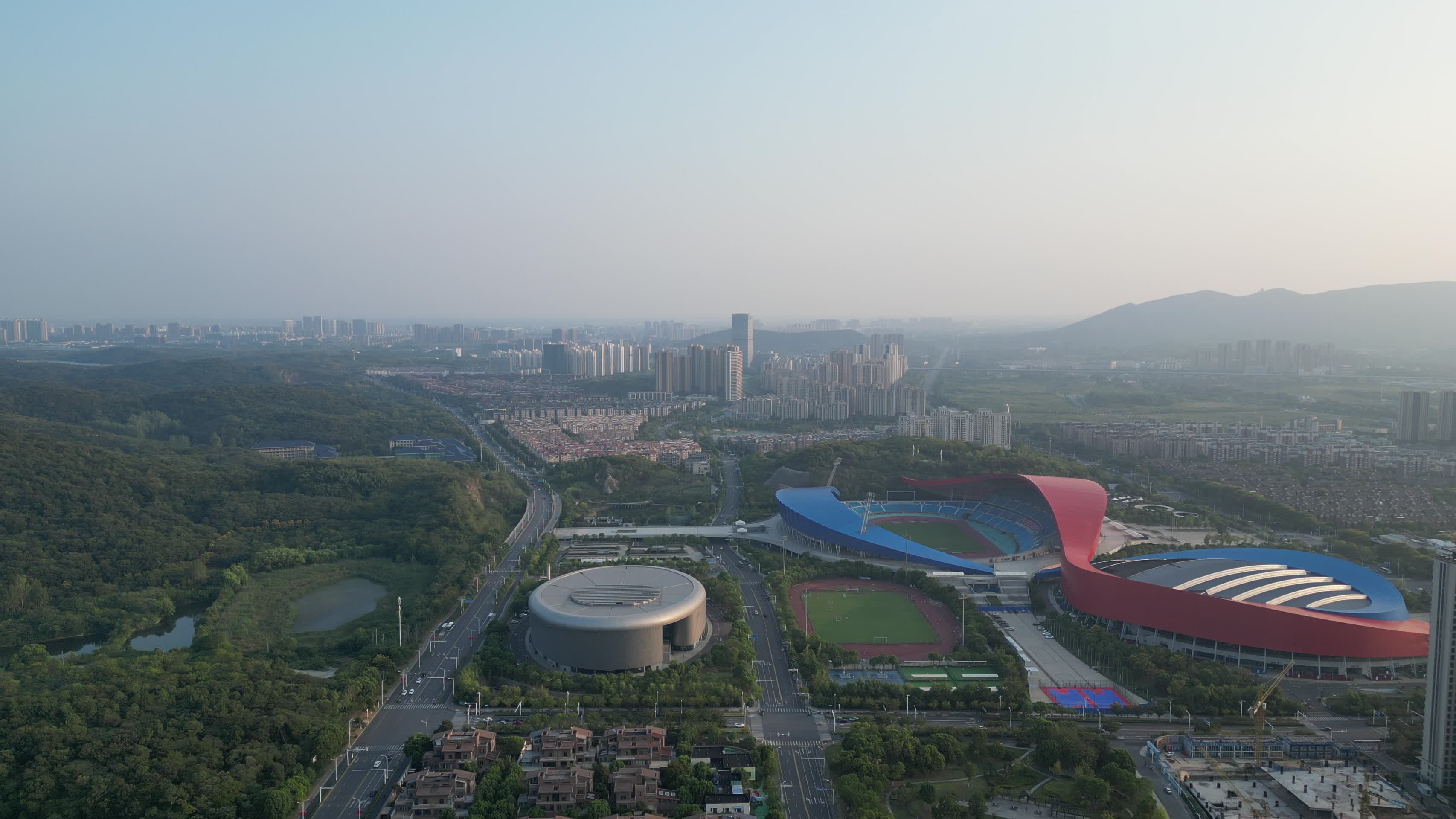 江苏镇江体育中心航拍视频的预览图