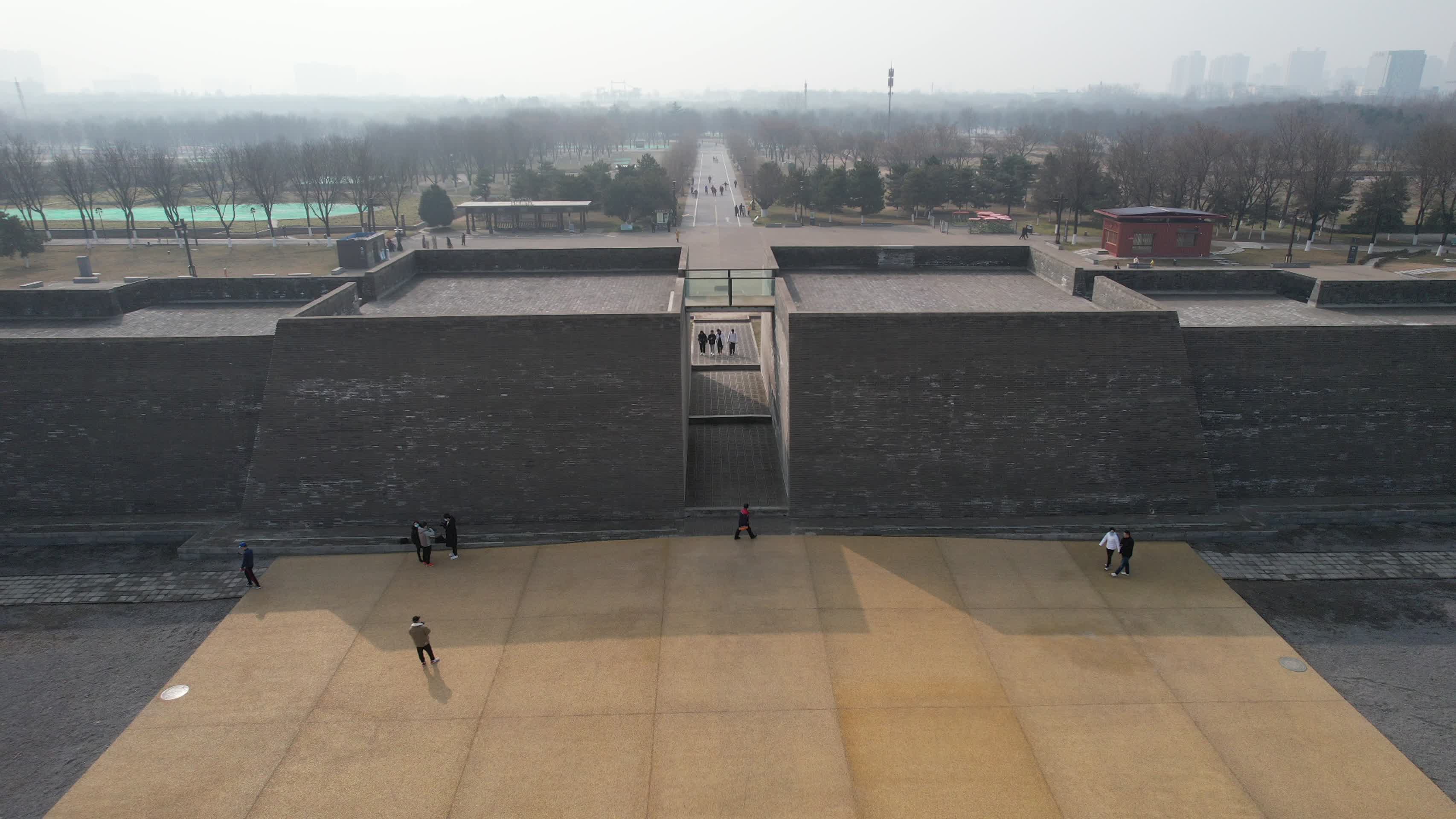西安大明宫遗址航拍6视频的预览图