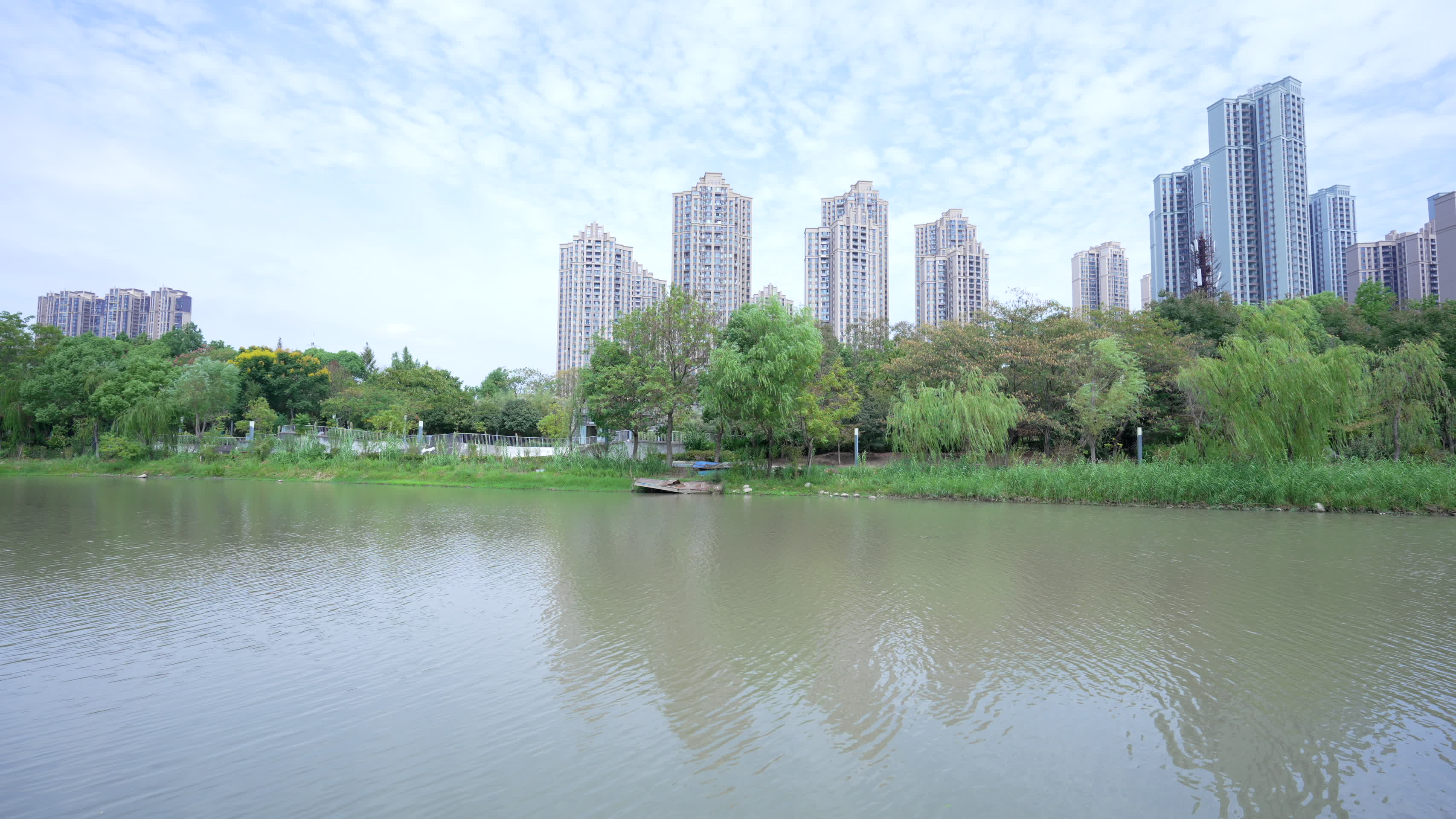 武汉国际博览中心中央水景公园视频的预览图
