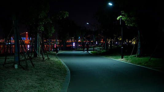 武汉洪山区洪山江滩公园视频的预览图