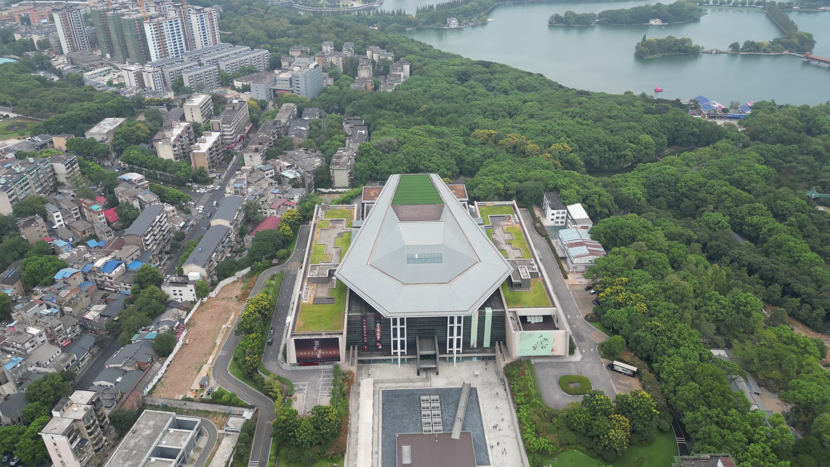 湖南省博物馆航拍视频的预览图