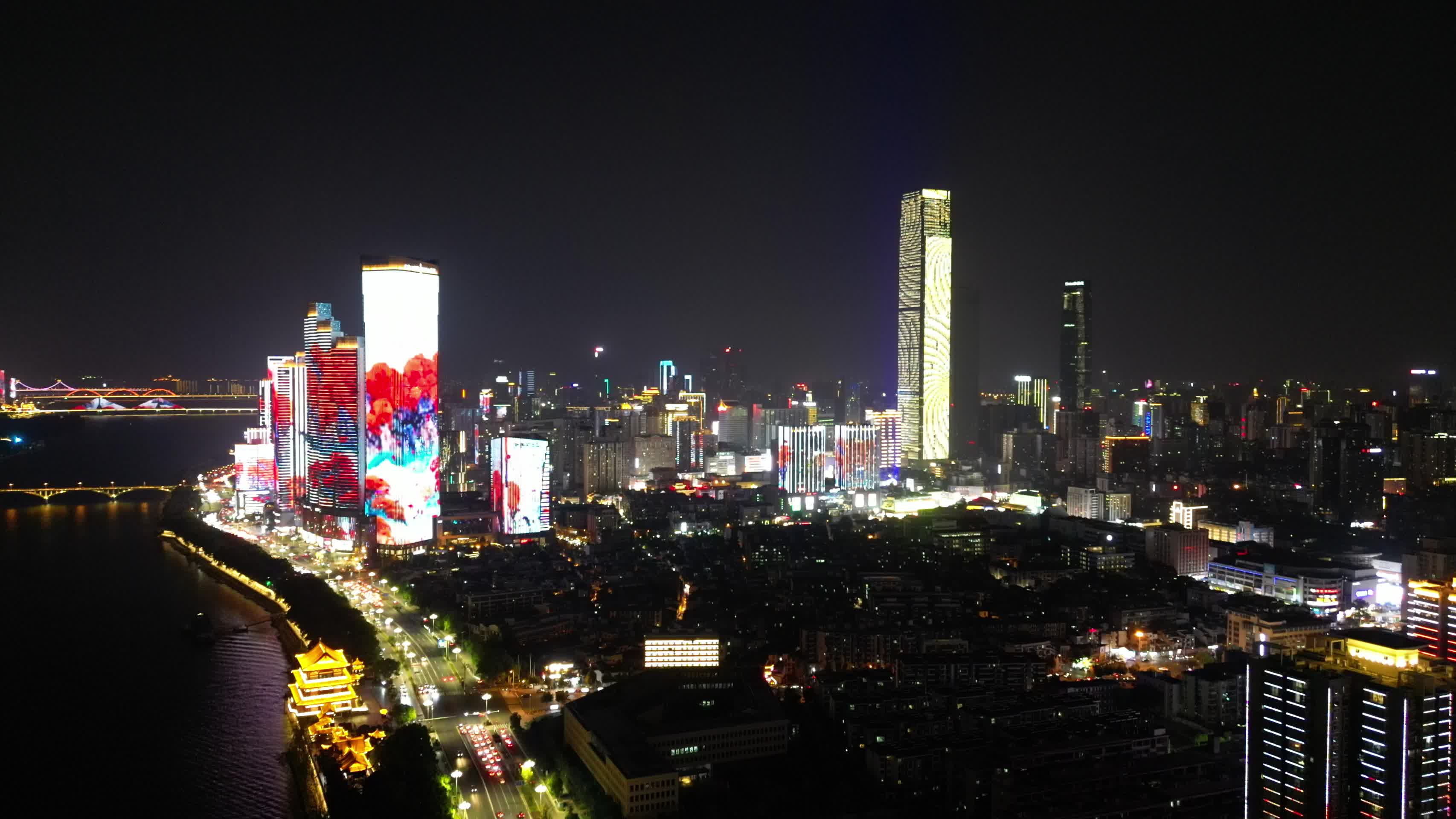 湖南长沙湘江CBD夜景航拍视频的预览图