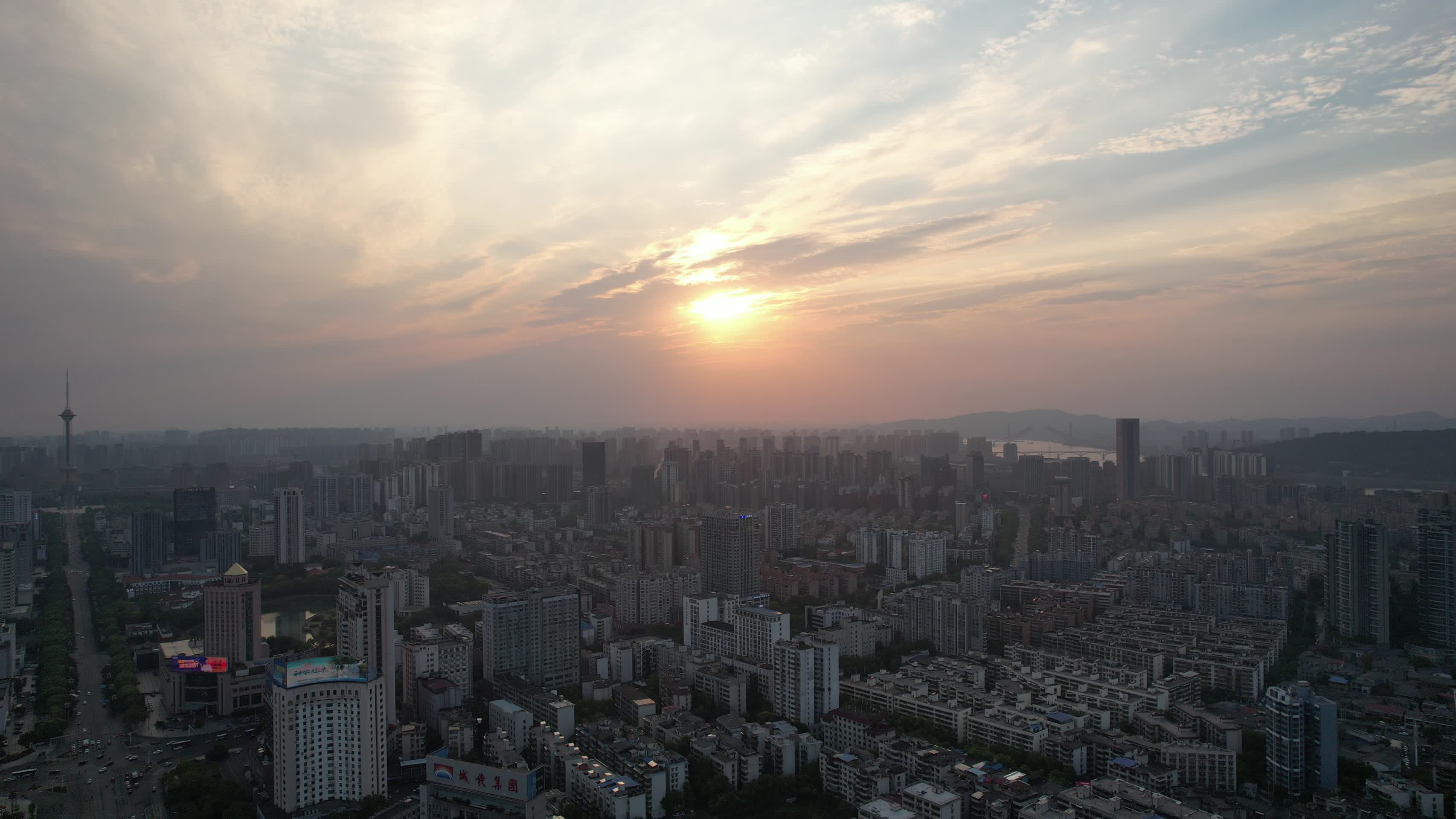 湖南株洲城市日落晚霞夕阳航拍视频的预览图