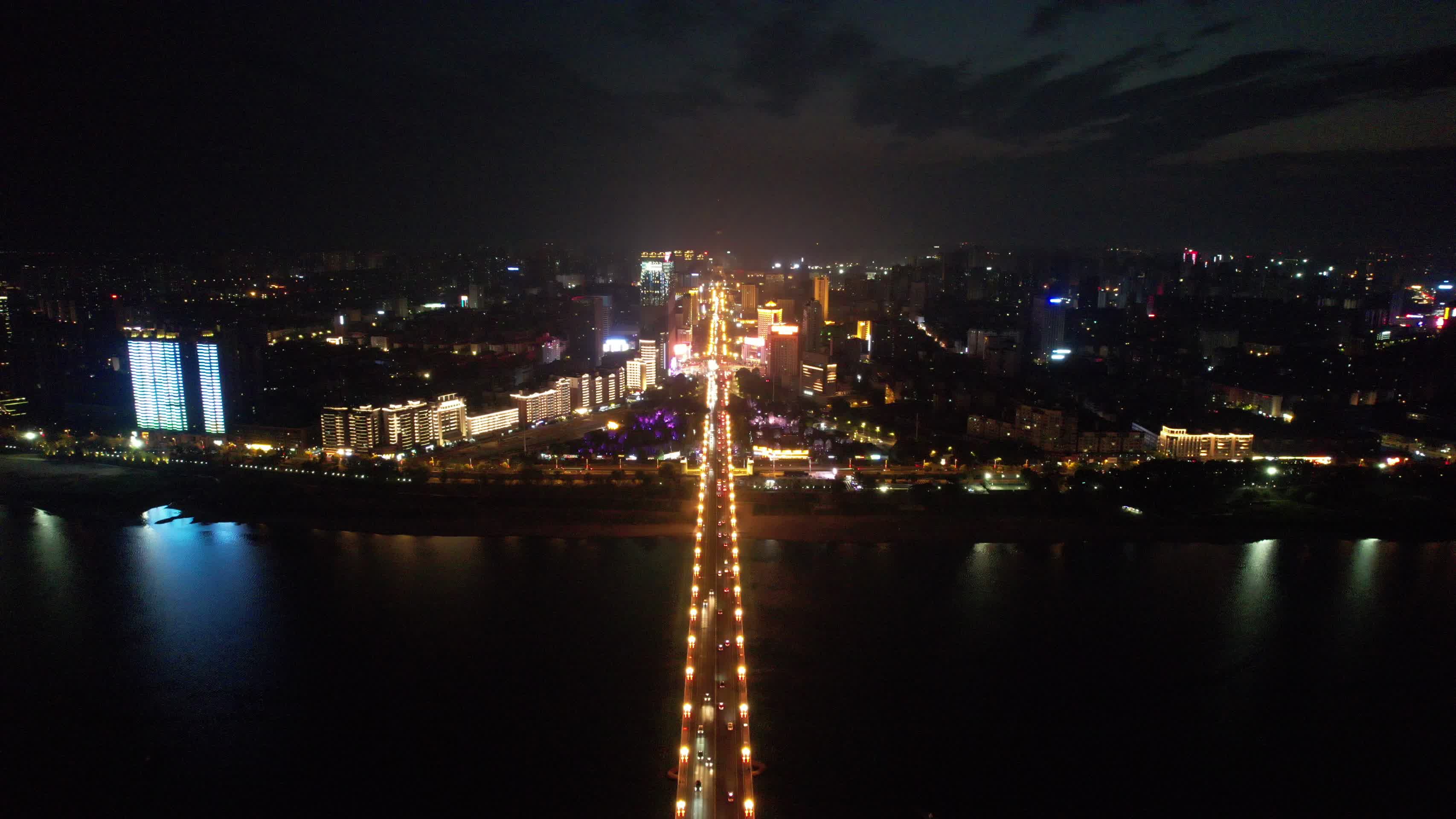 湖南株洲大桥夜景航拍视频的预览图