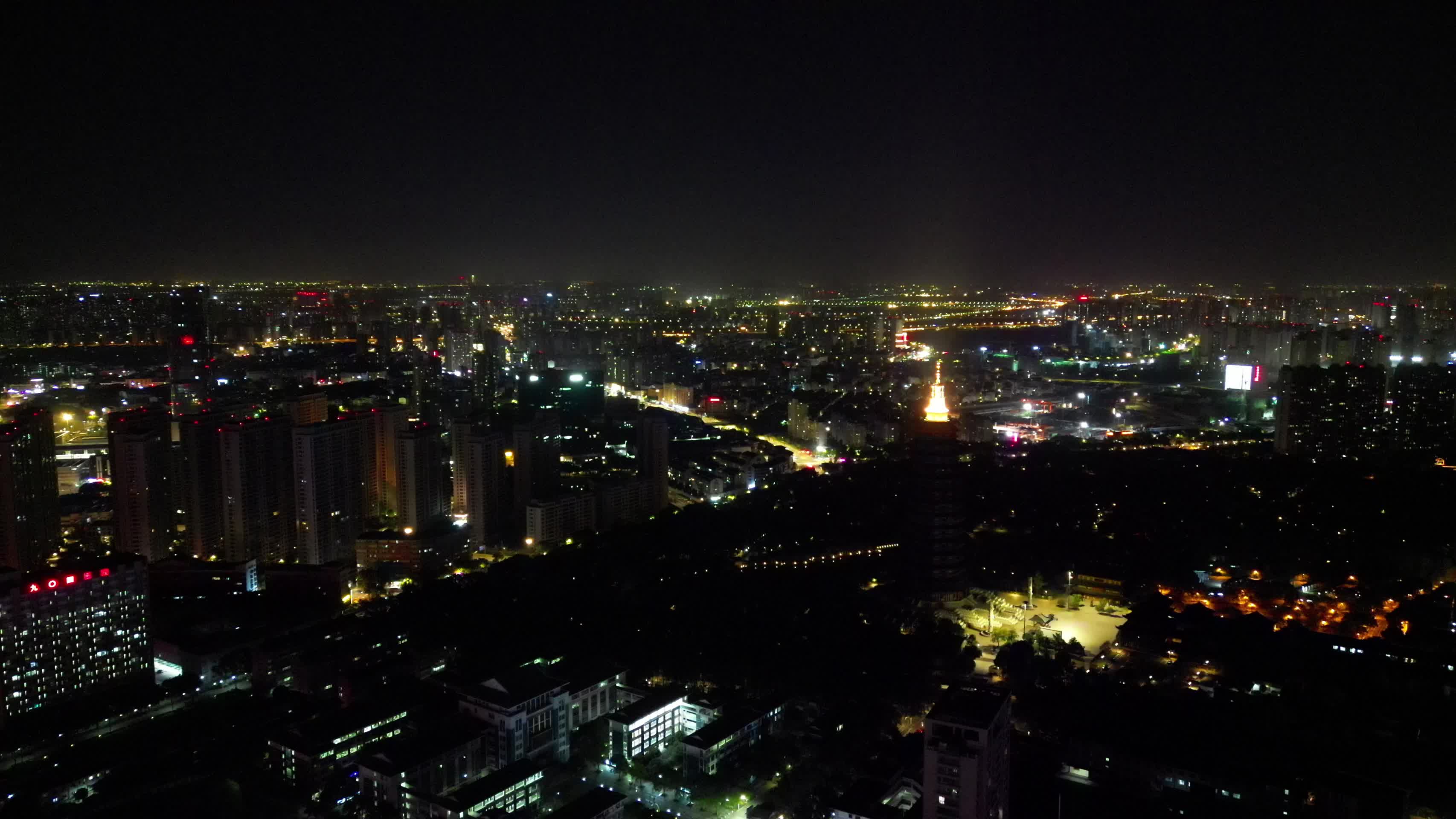 江苏常州城市夜景航拍视频的预览图