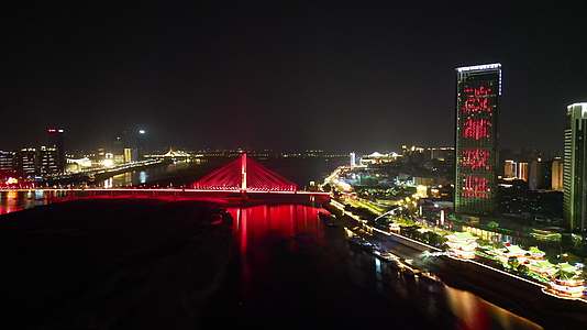 江西南昌八一大桥夜景航拍视频的预览图