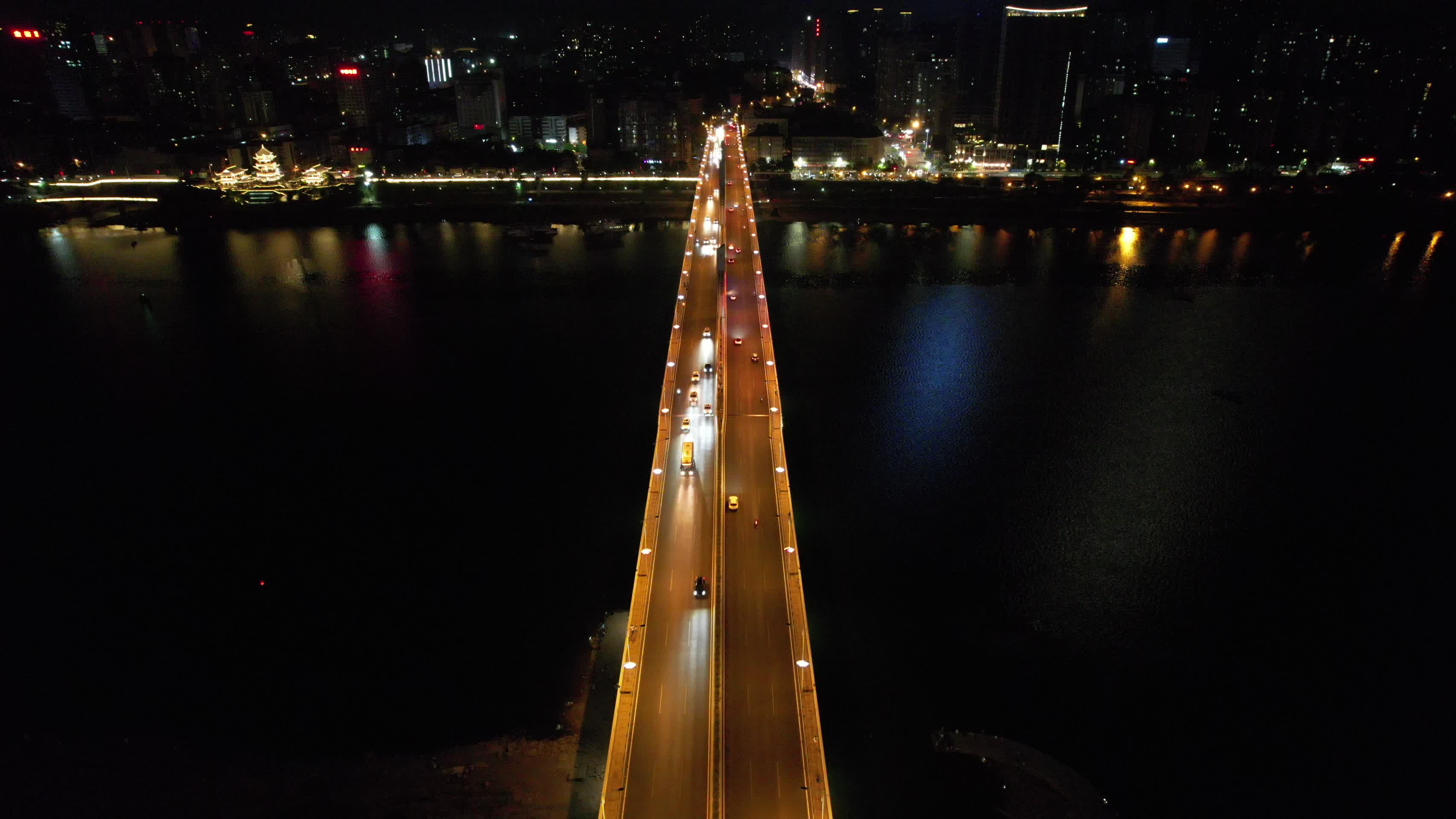 湖南株洲株洲大桥夜景航拍视频的预览图