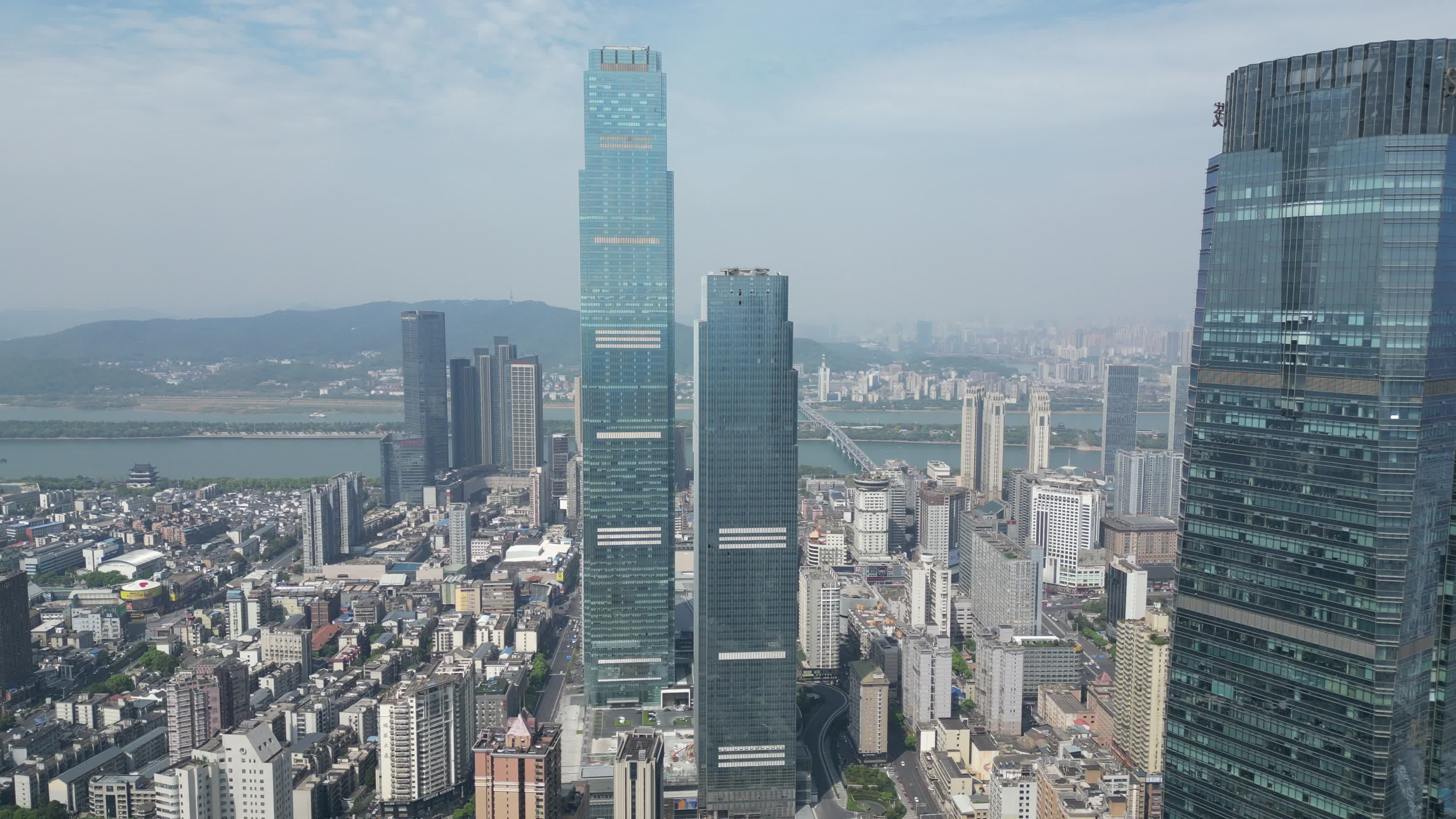 湖南长沙国金中心第一高楼航拍视频的预览图