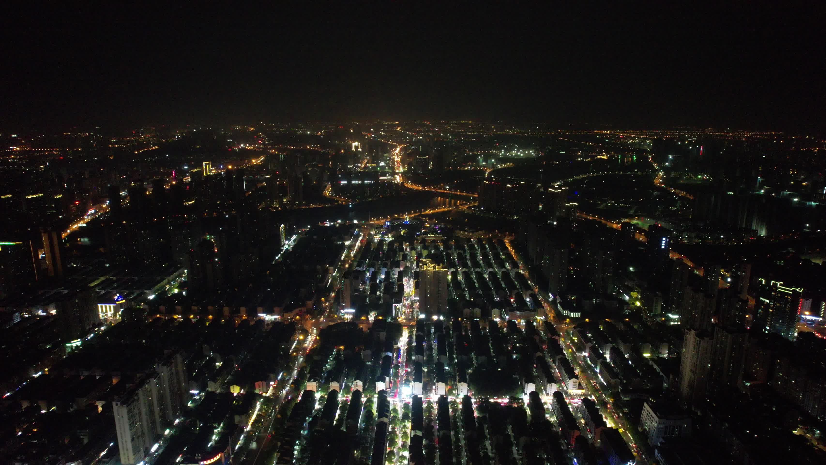 俯瞰长沙城市全景夜景灯光航拍视频的预览图