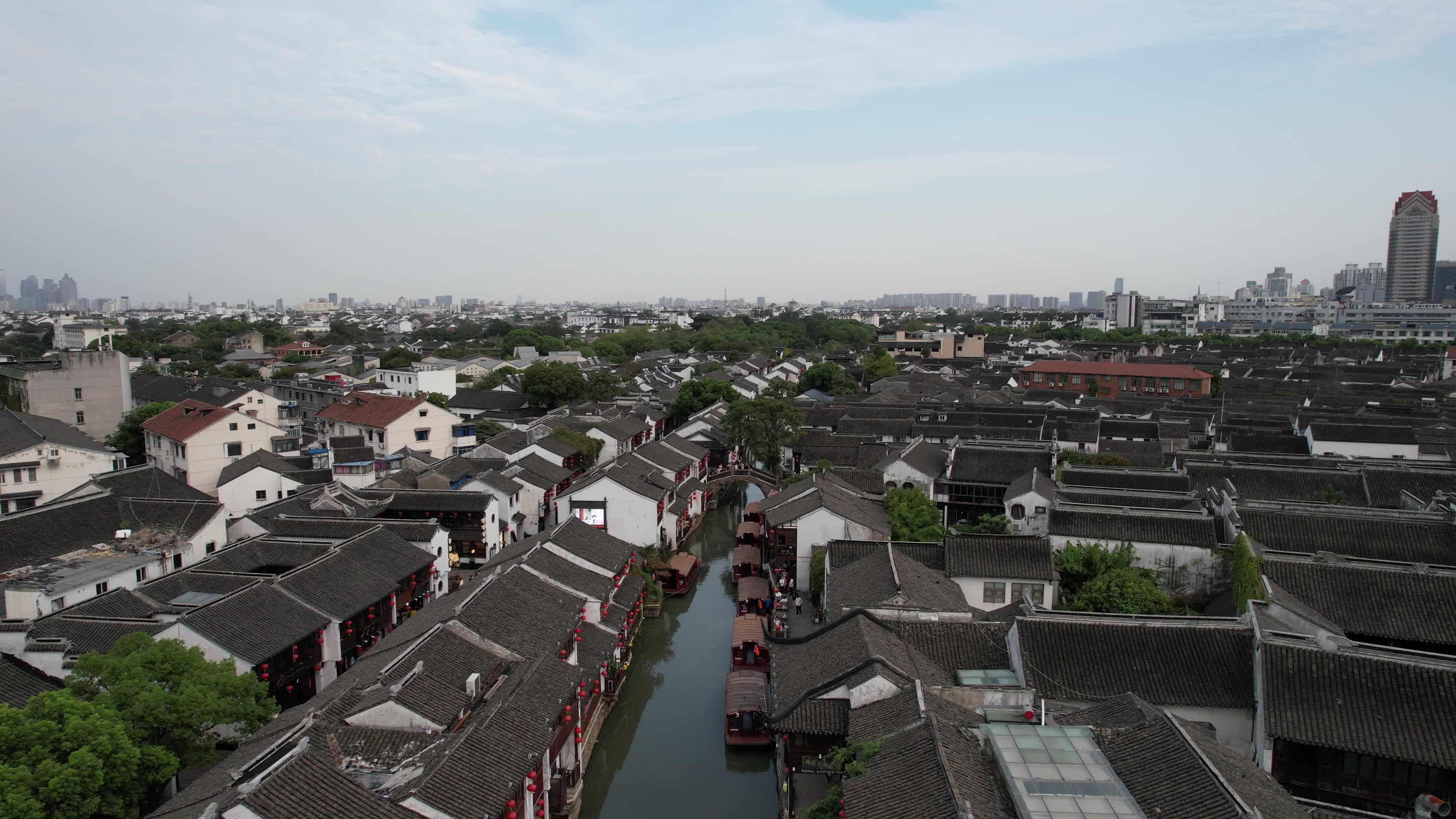 航拍江苏苏州山塘街4A景区视频的预览图