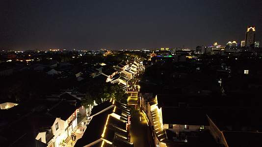 江苏苏州山塘街4A景区夜景航拍视频的预览图