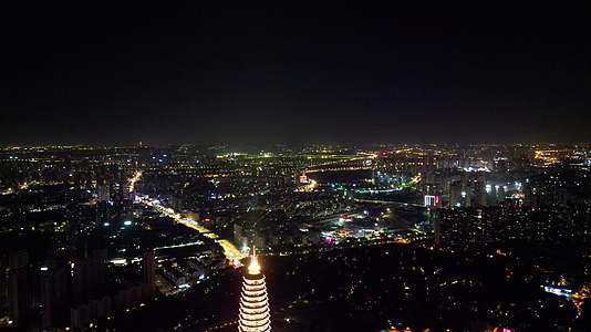 江苏常州天宁禅寺夜景航拍视频的预览图