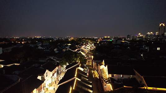江苏苏州古城全景夜景航拍视频的预览图