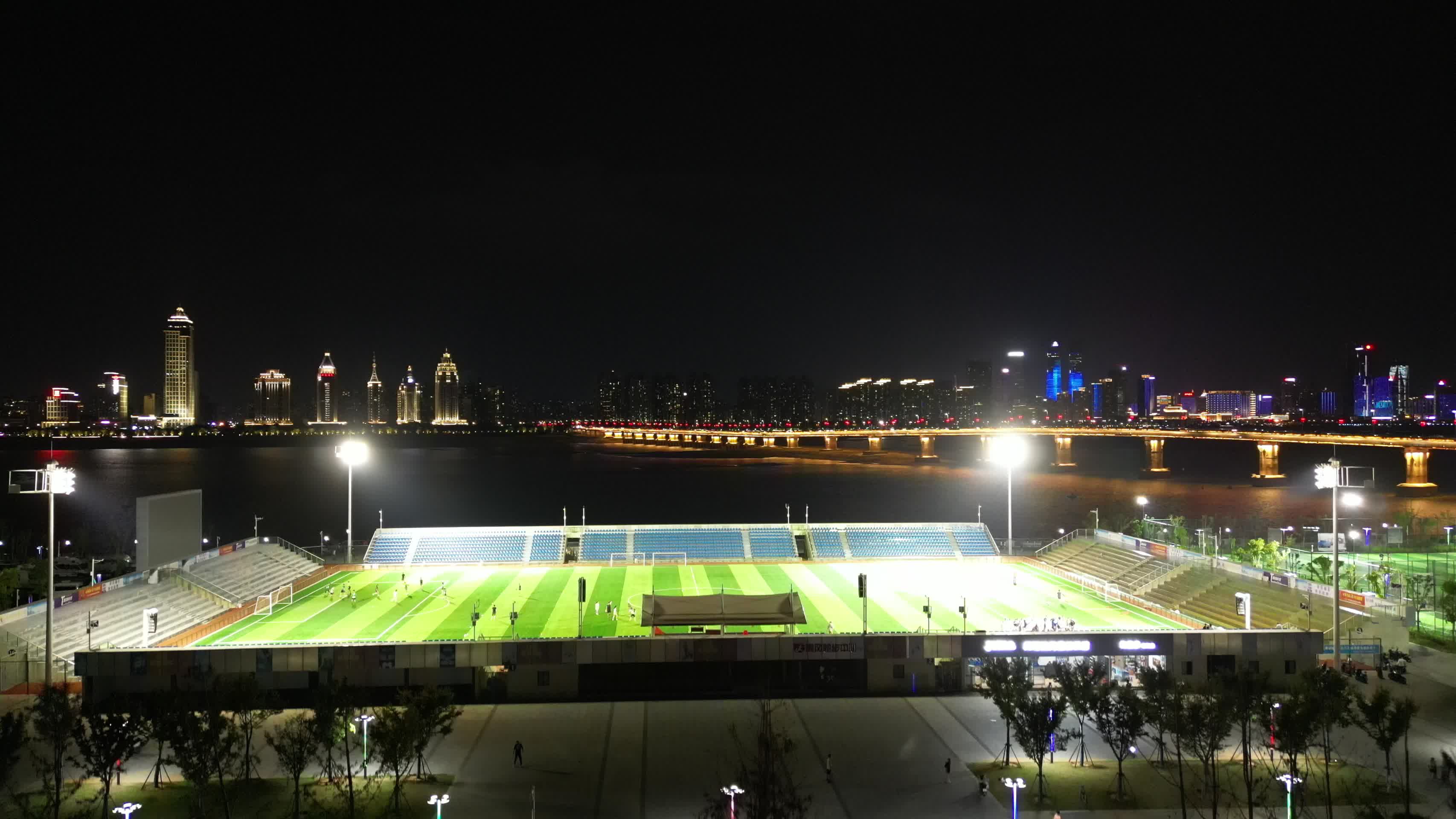 江西南昌城市夜景灯光航拍视频的预览图