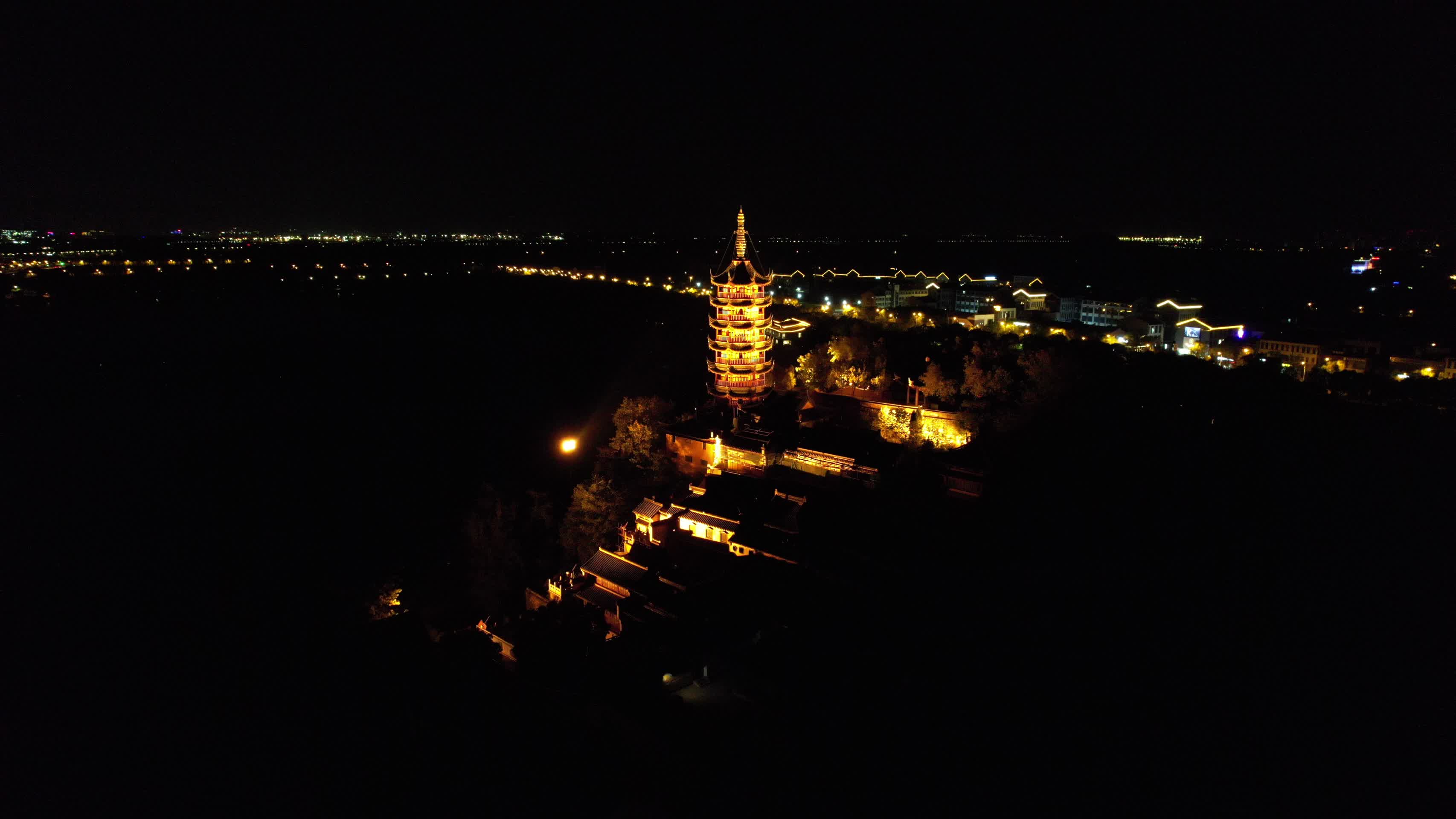 江苏镇江金山寺夜景灯光航拍视频的预览图