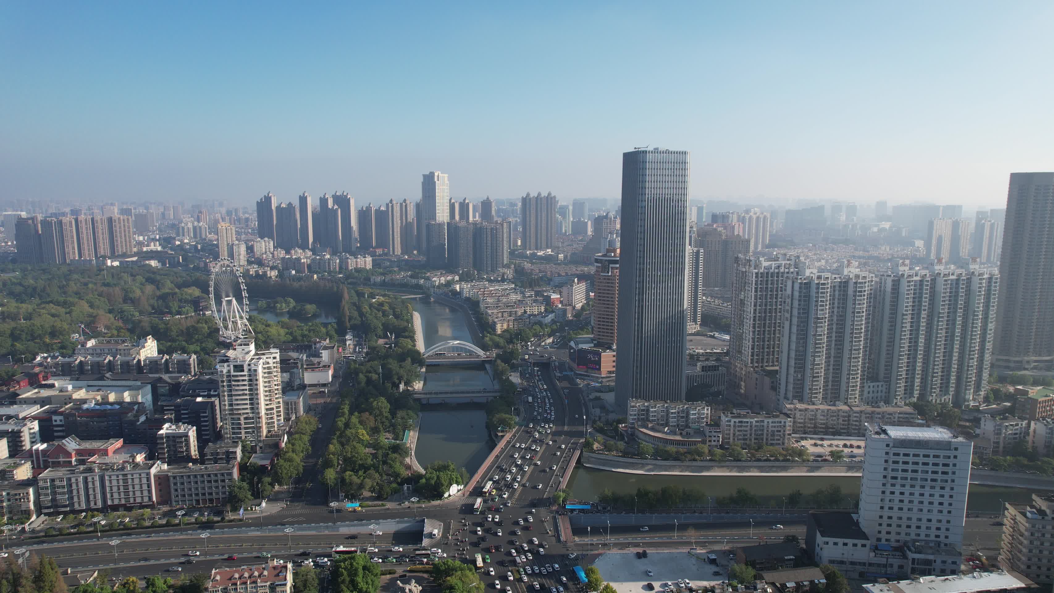 安徽合肥淮河路商业圈航拍视频的预览图