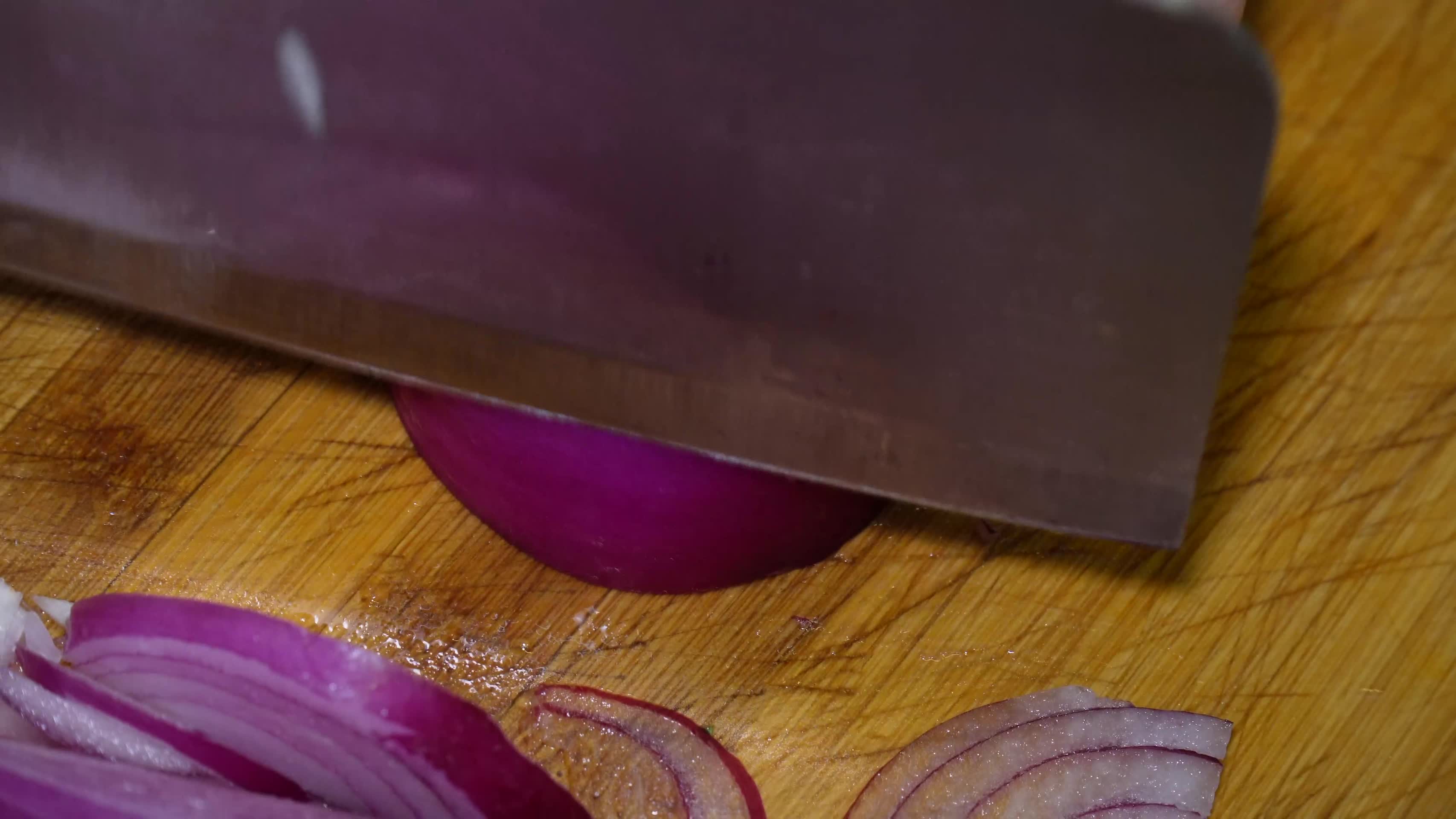 切白洋葱紫洋葱洋葱丝视频的预览图