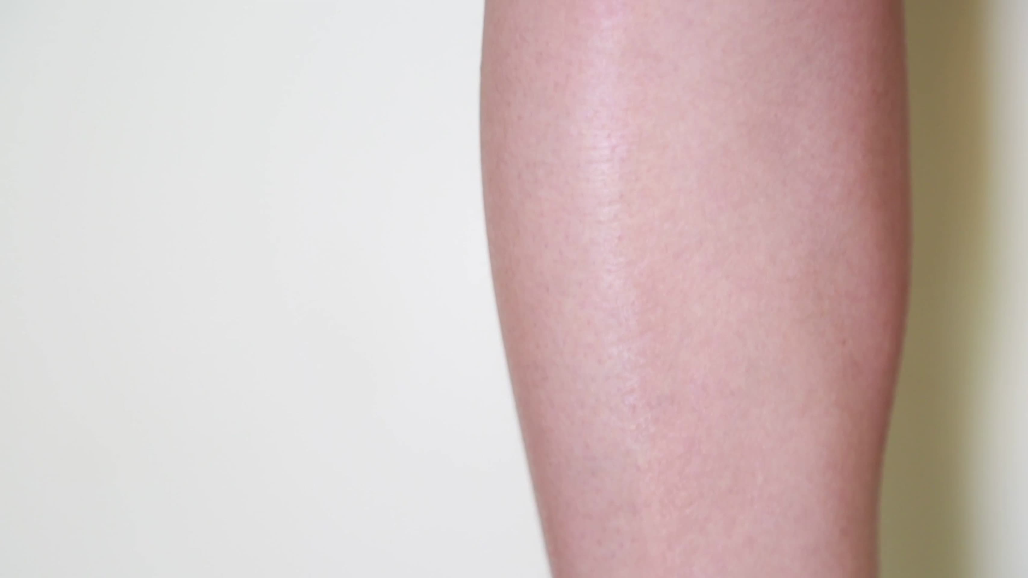 镜头合集女性腿部穴位按摩膝盖视频的预览图