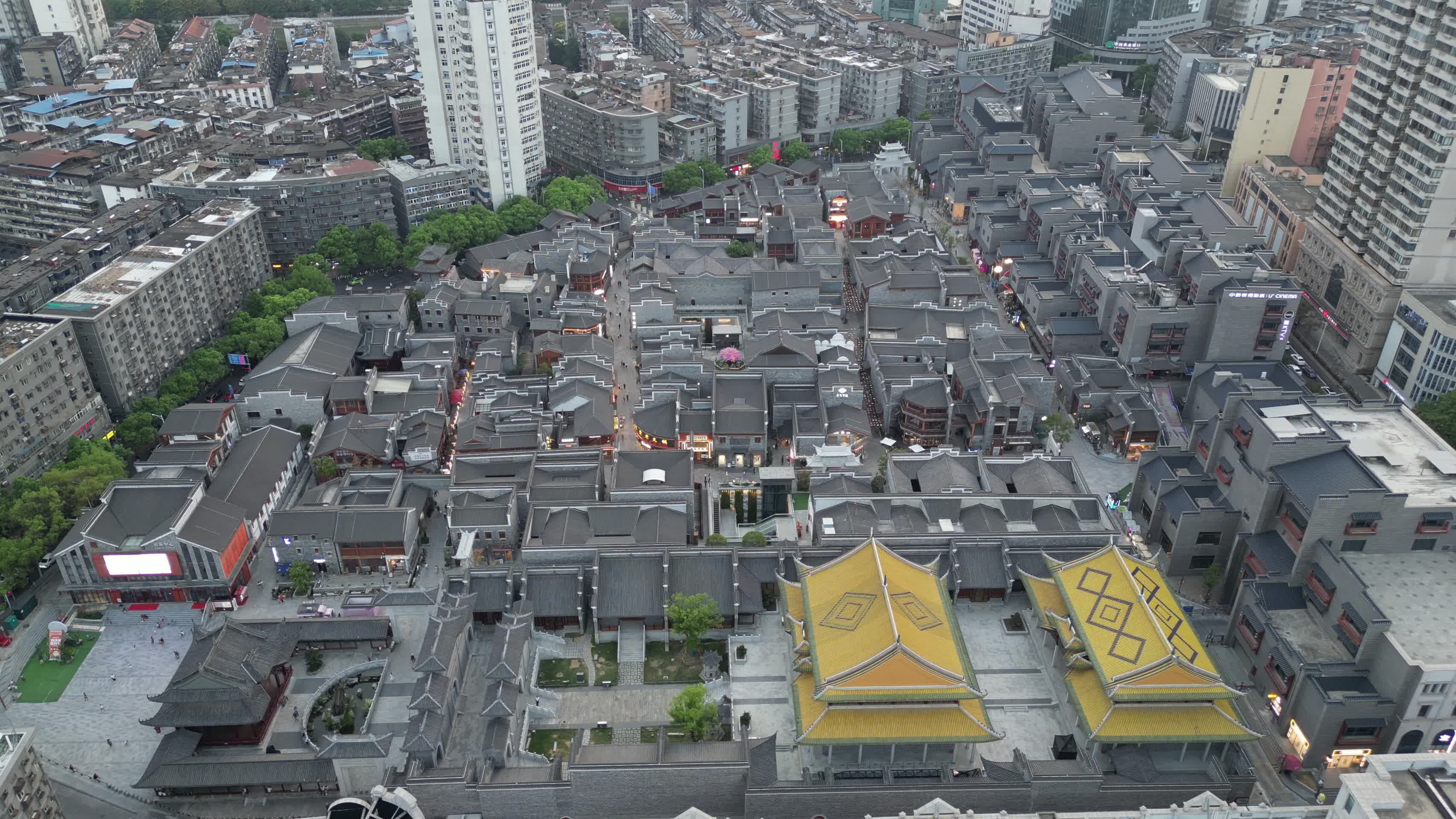 江西南昌万寿宫历史文化街区航拍视频的预览图