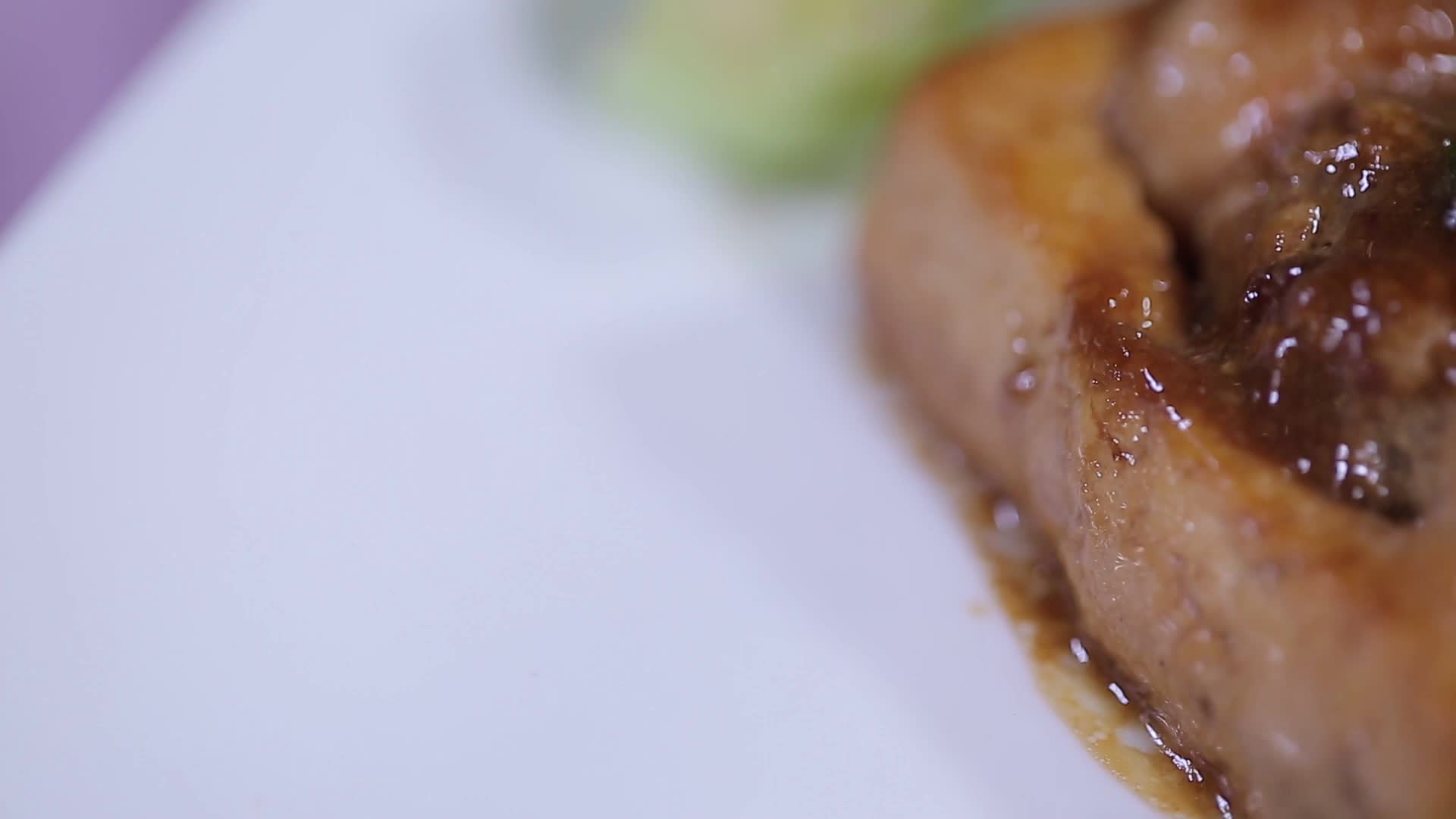 镜头合集国宴美食豆腐酿肉视频的预览图