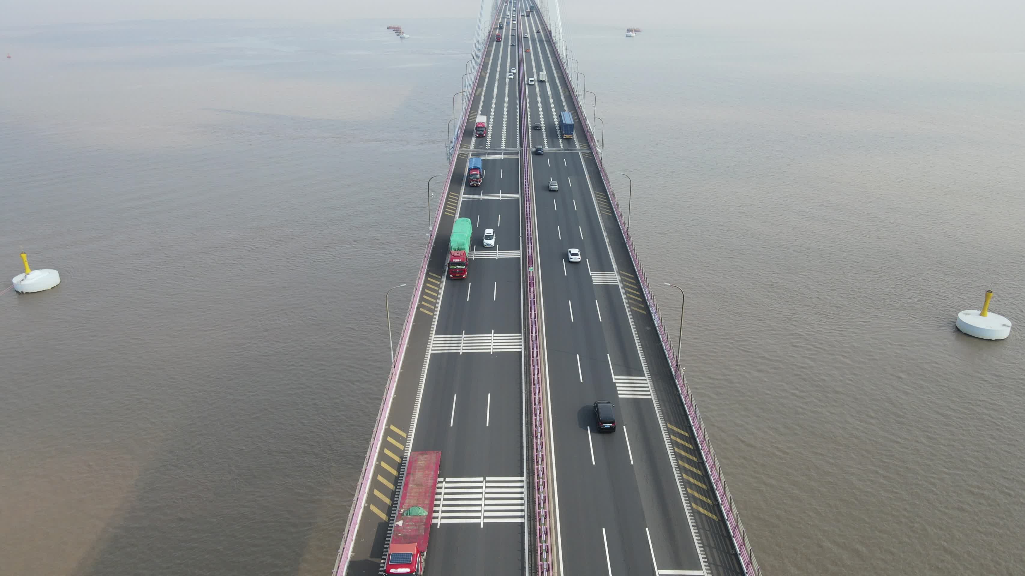浙江省杭州湾跨海大桥4K航拍原视频的预览图