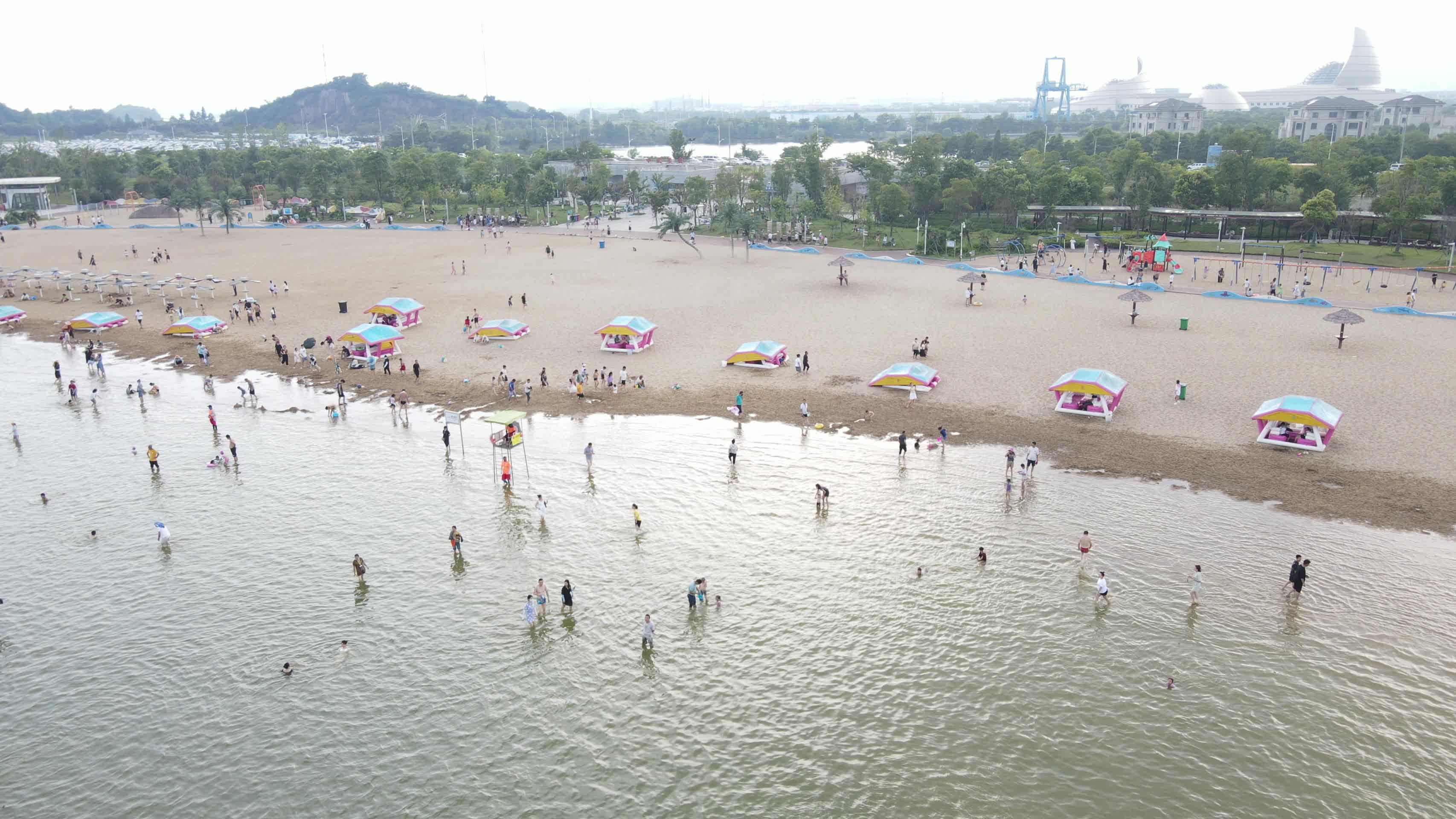 宁波北仑区梅山湾沙滩公园滨海沙滩4K航拍视频的预览图