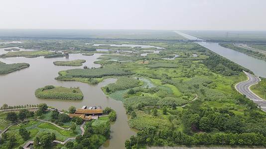 航拍宁波慈溪市杭州湾国家湿地公园4K航拍视频的预览图