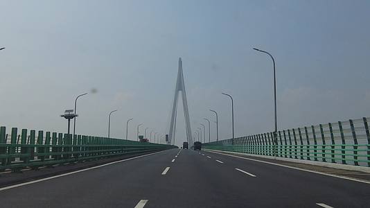 杭州湾跨海大桥开车行驶4K原视频的预览图