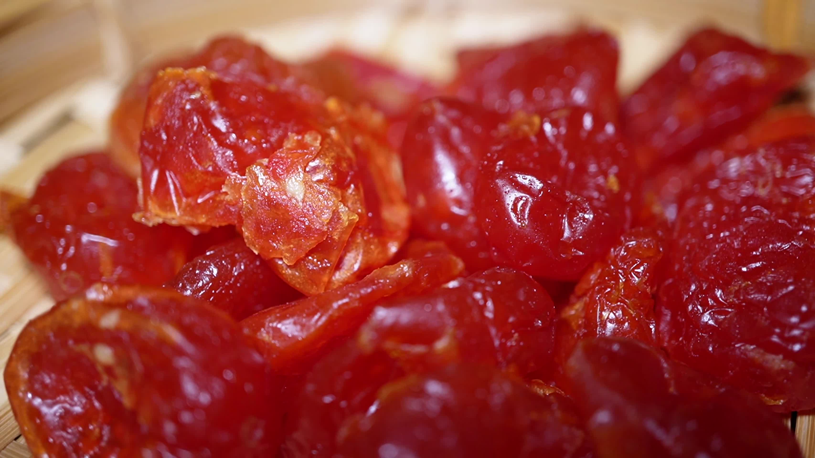 果脯梅子干蜜饯圣女果干西红柿干视频的预览图