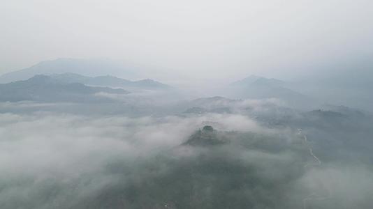 山城云海仙境自然美景航拍延时视频的预览图