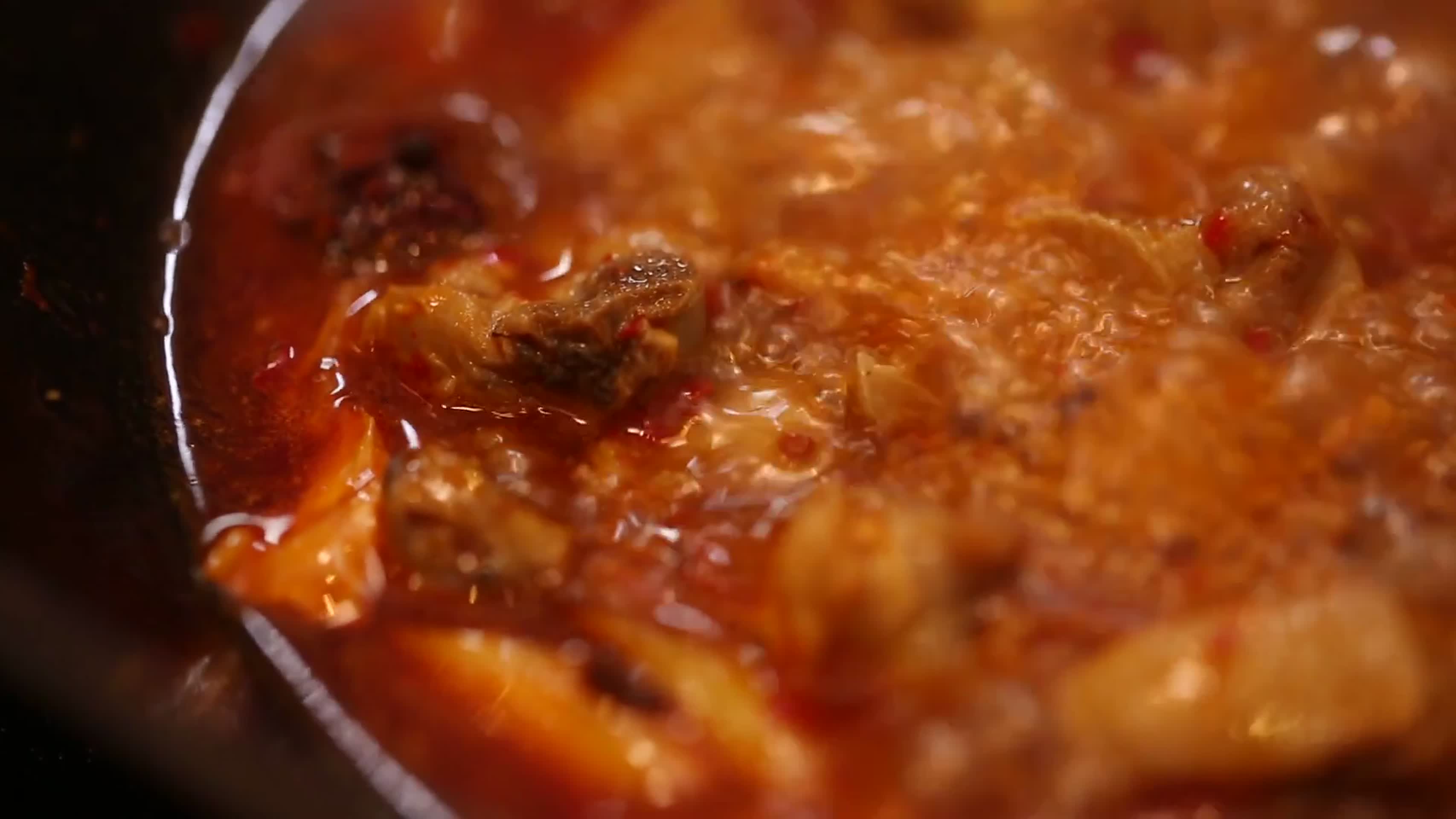 红烧鸡肉炖干锅鸭土匪鸭视频的预览图