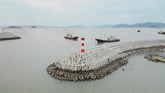 霞浦码头堤坝航拍4K视频的预览图