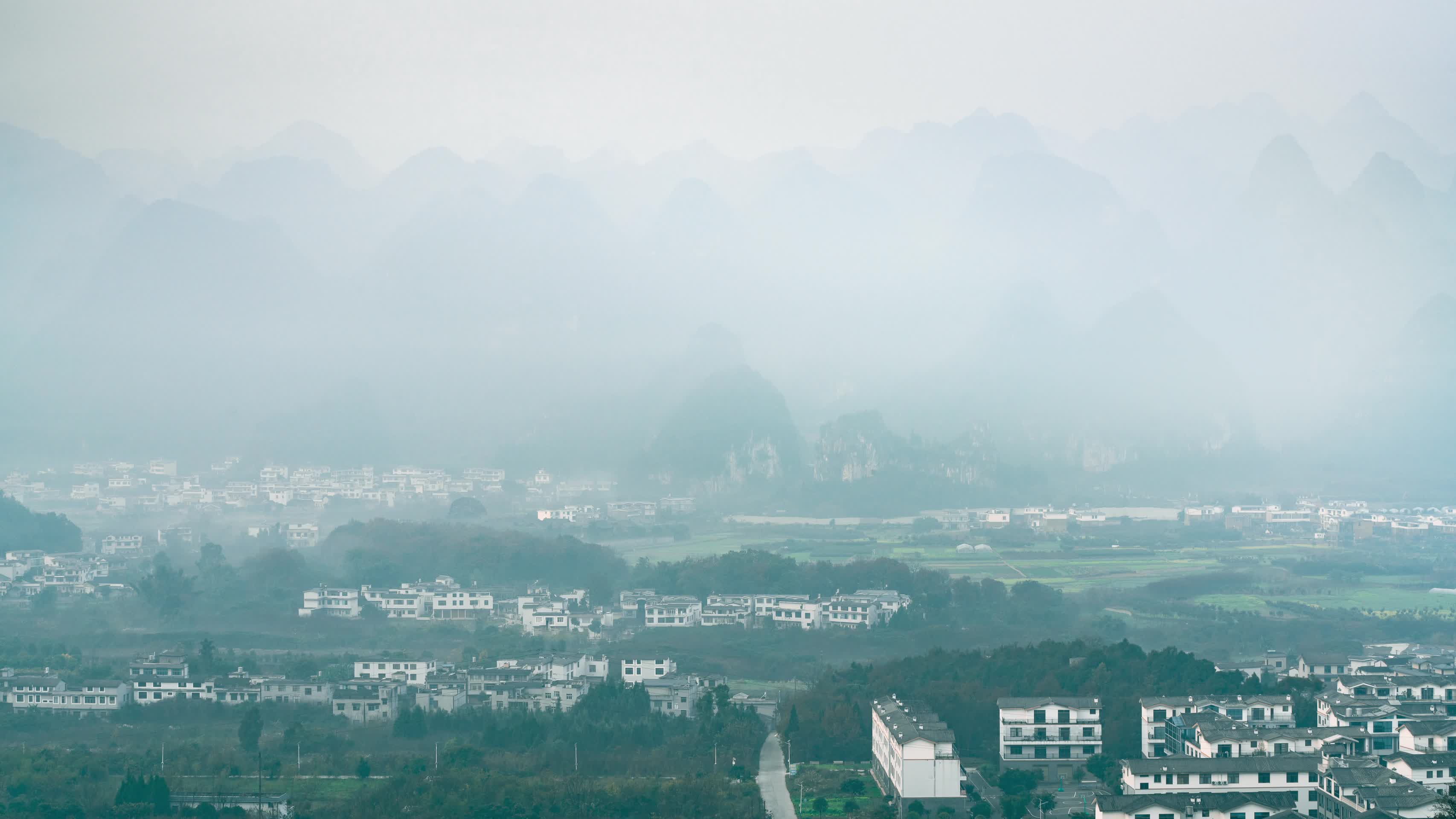 4K贵州黔西南万峰林晨雾延时视频的预览图