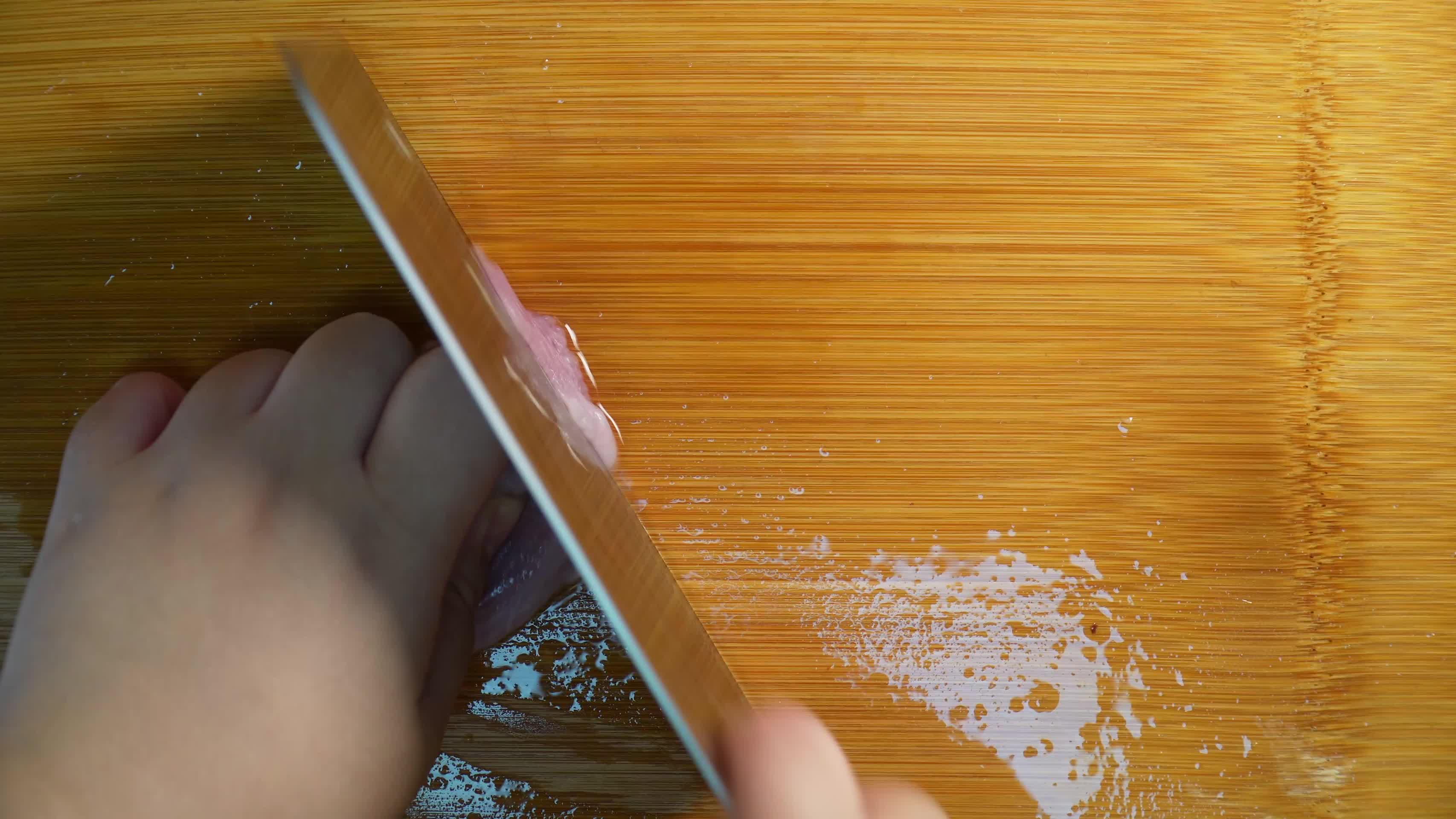 清洗里脊肉切肉片主妇做饭视频的预览图