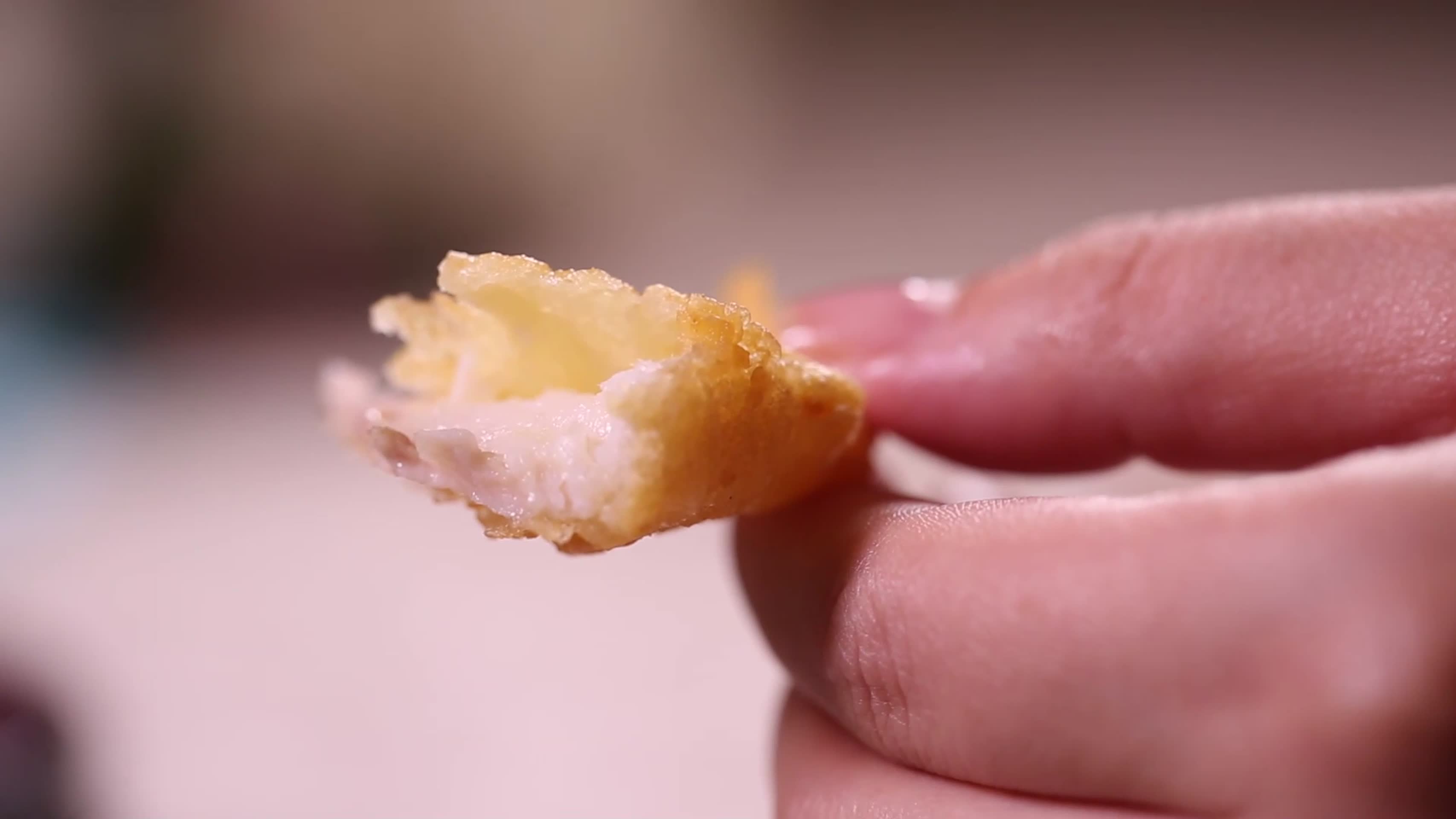镜头合集酥脆炸鱼块外焦里嫩视频的预览图