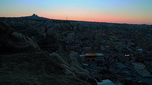 日落时分的格雷梅小镇视频的预览图