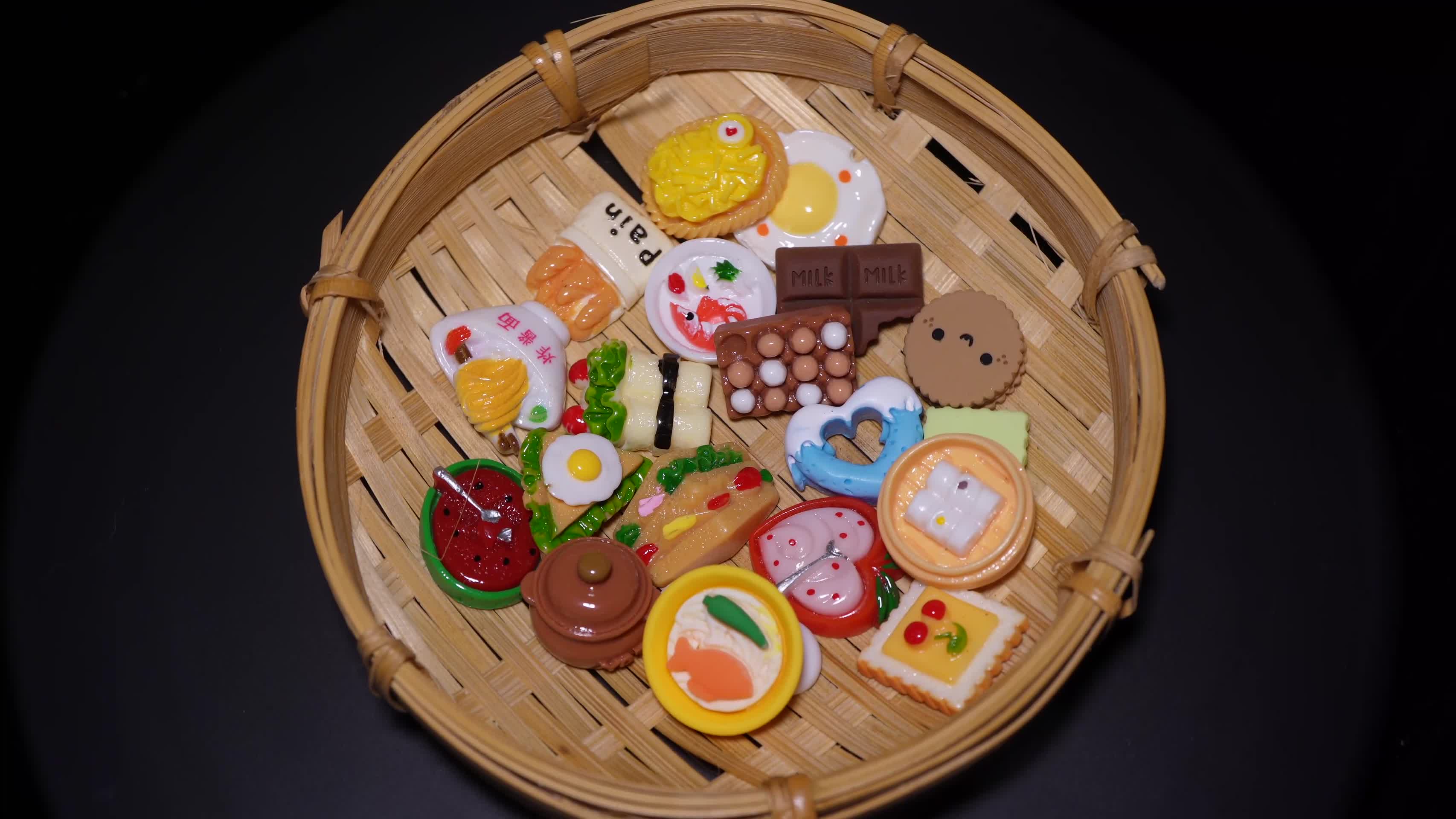 微缩食玩实物模型美食玩具视频的预览图