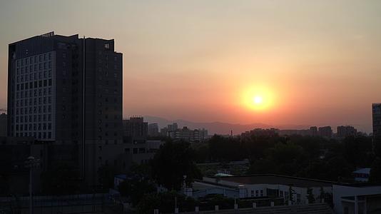 城市夕阳落日视频的预览图