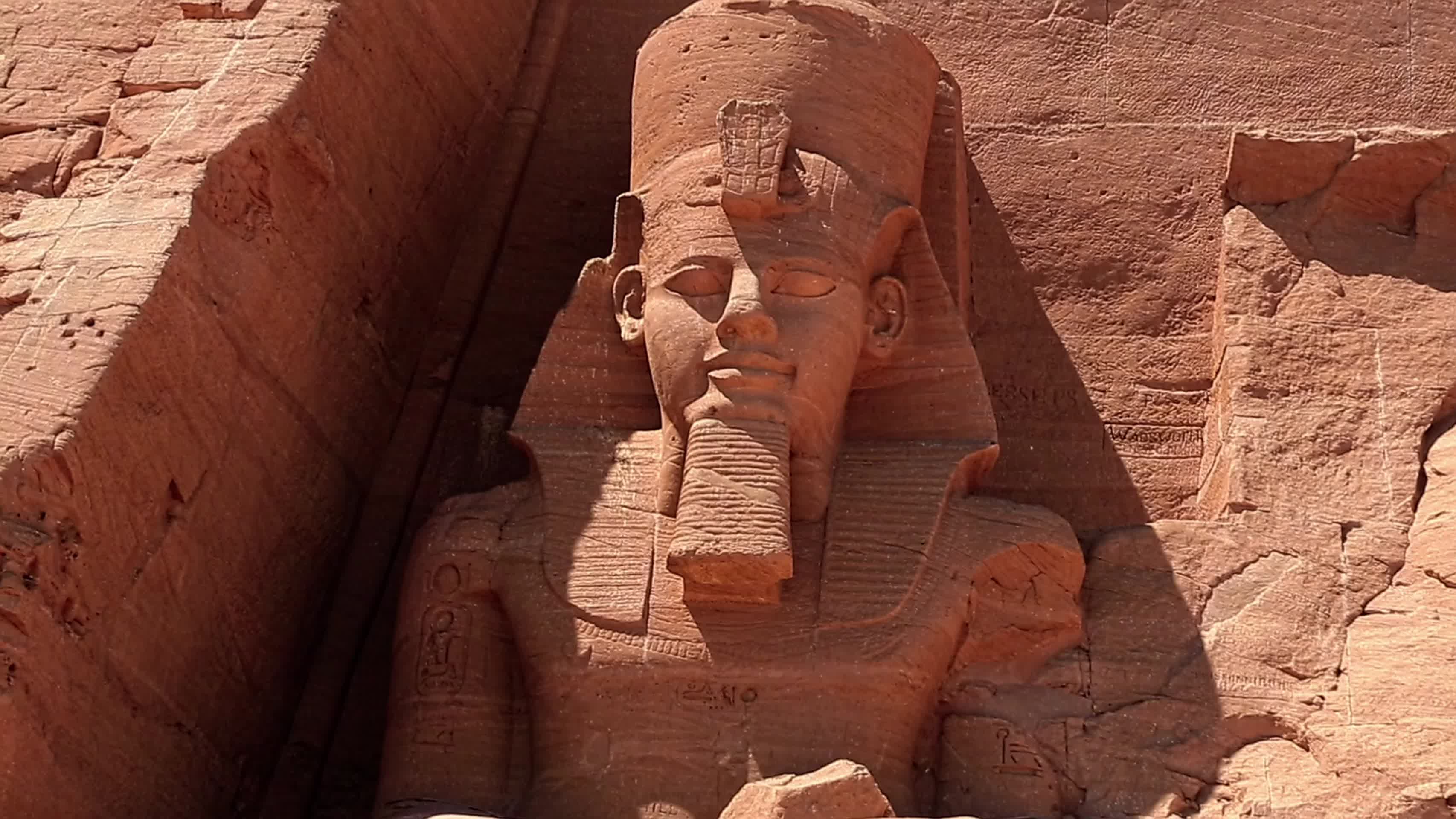 埃及神庙的巨型石雕视频的预览图